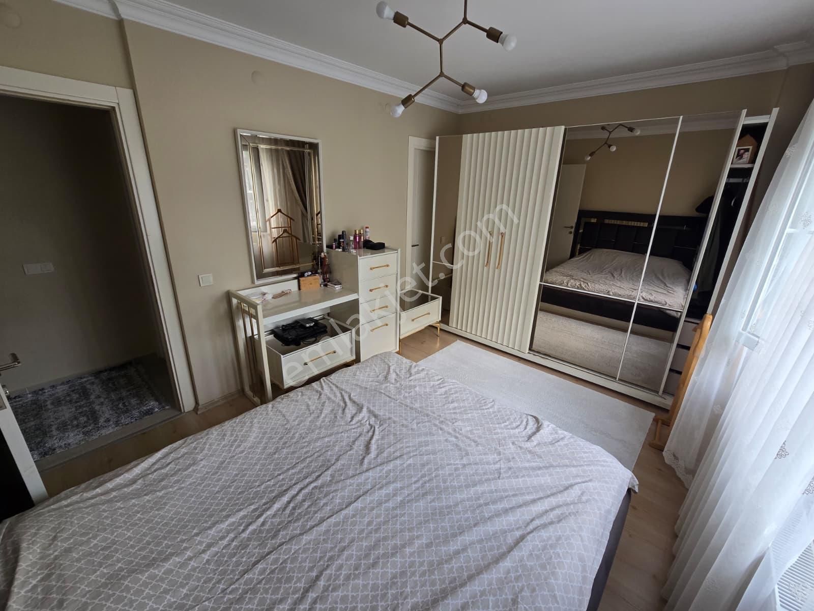 Kuşadasında Satılık- Manzara-havuz-bahçe-otopark-doğalgazlı-kapalı Mutfaklı 3+1 Fırsat Daire - Görsel 12