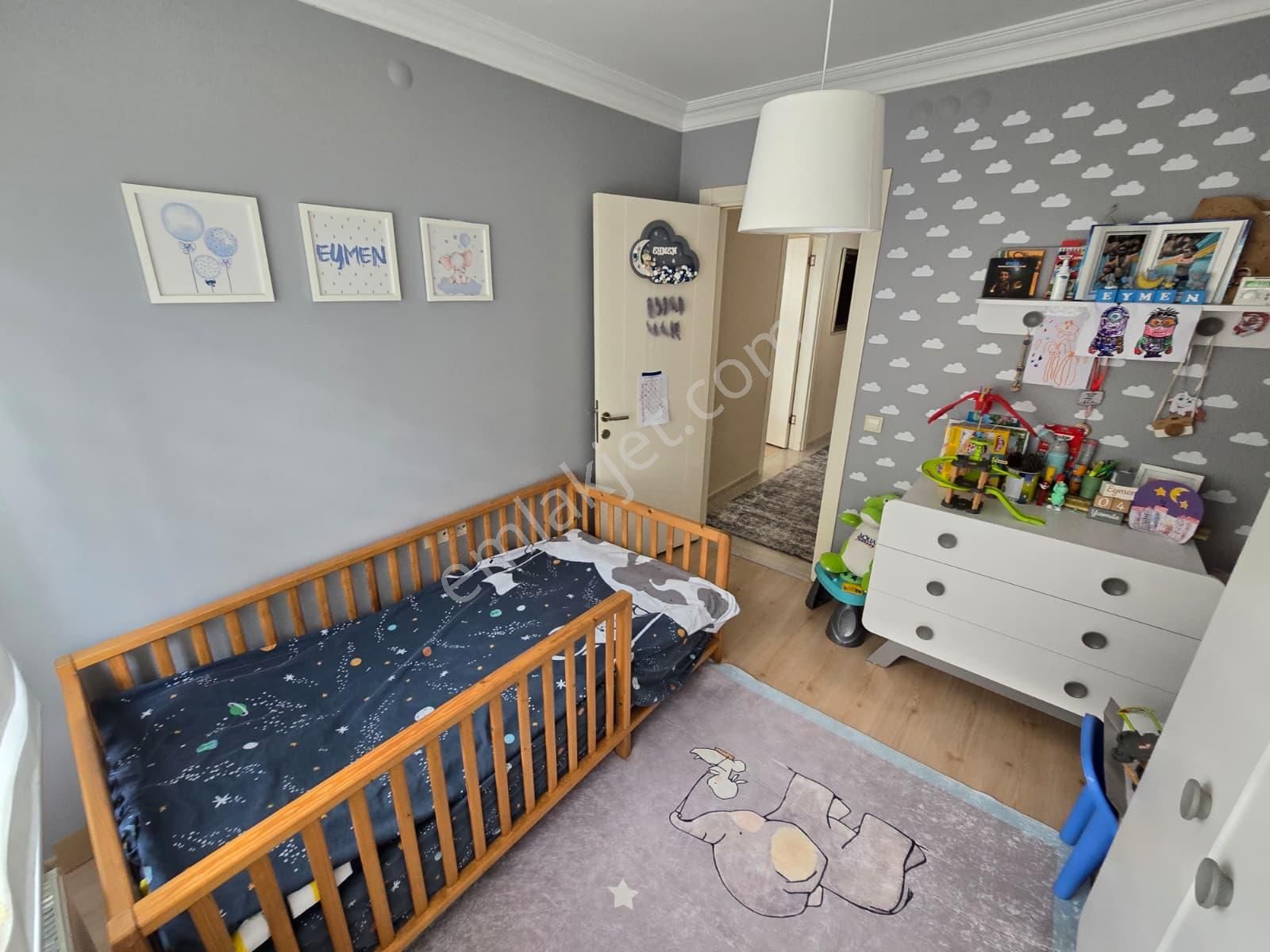 Kuşadasında Satılık- Manzara-havuz-bahçe-otopark-doğalgazlı-kapalı Mutfaklı 3+1 Fırsat Daire - Görsel 19