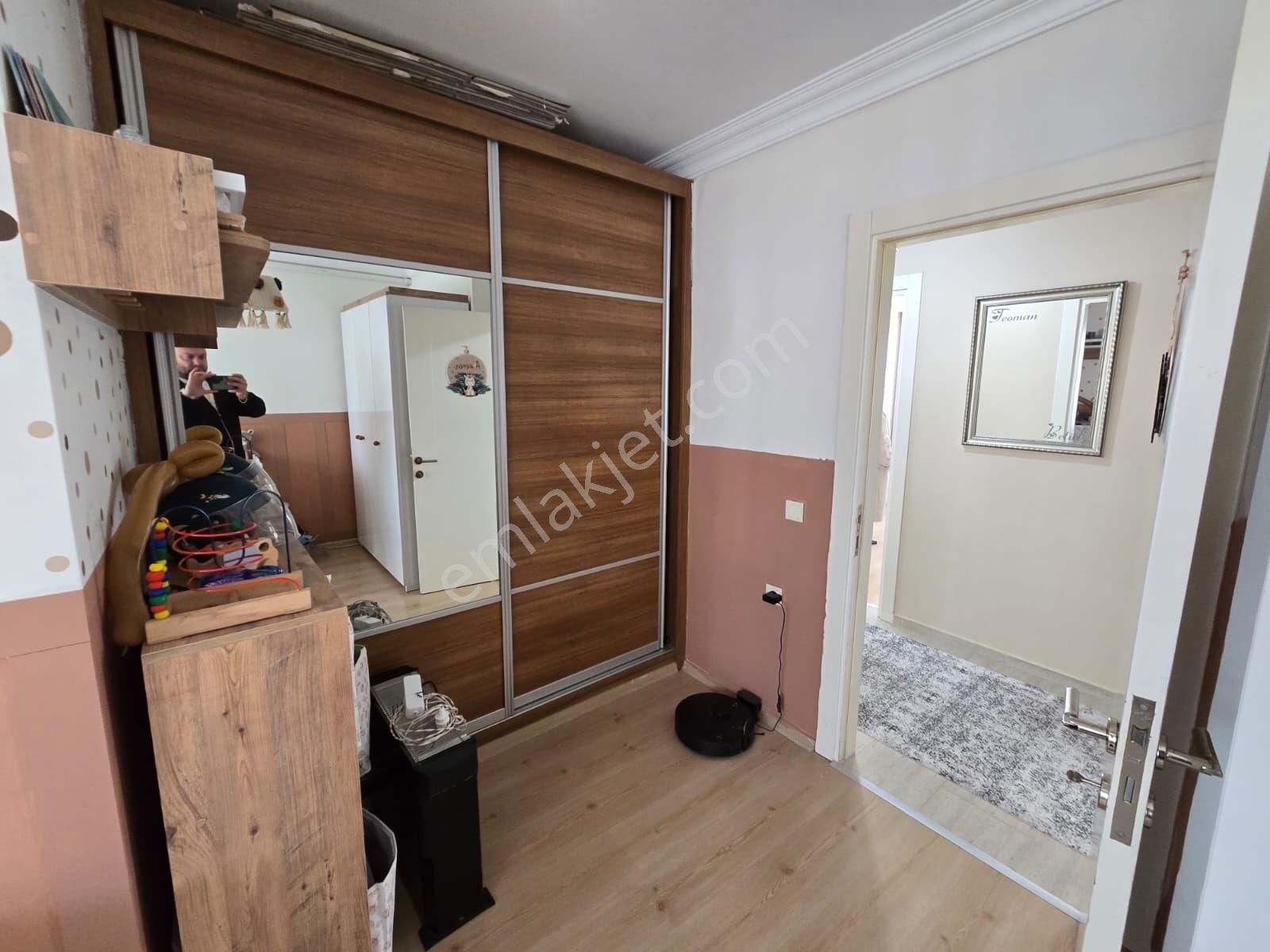 Kuşadasında Satılık- Manzara-havuz-bahçe-otopark-doğalgazlı-kapalı Mutfaklı 3+1 Fırsat Daire - Görsel 21