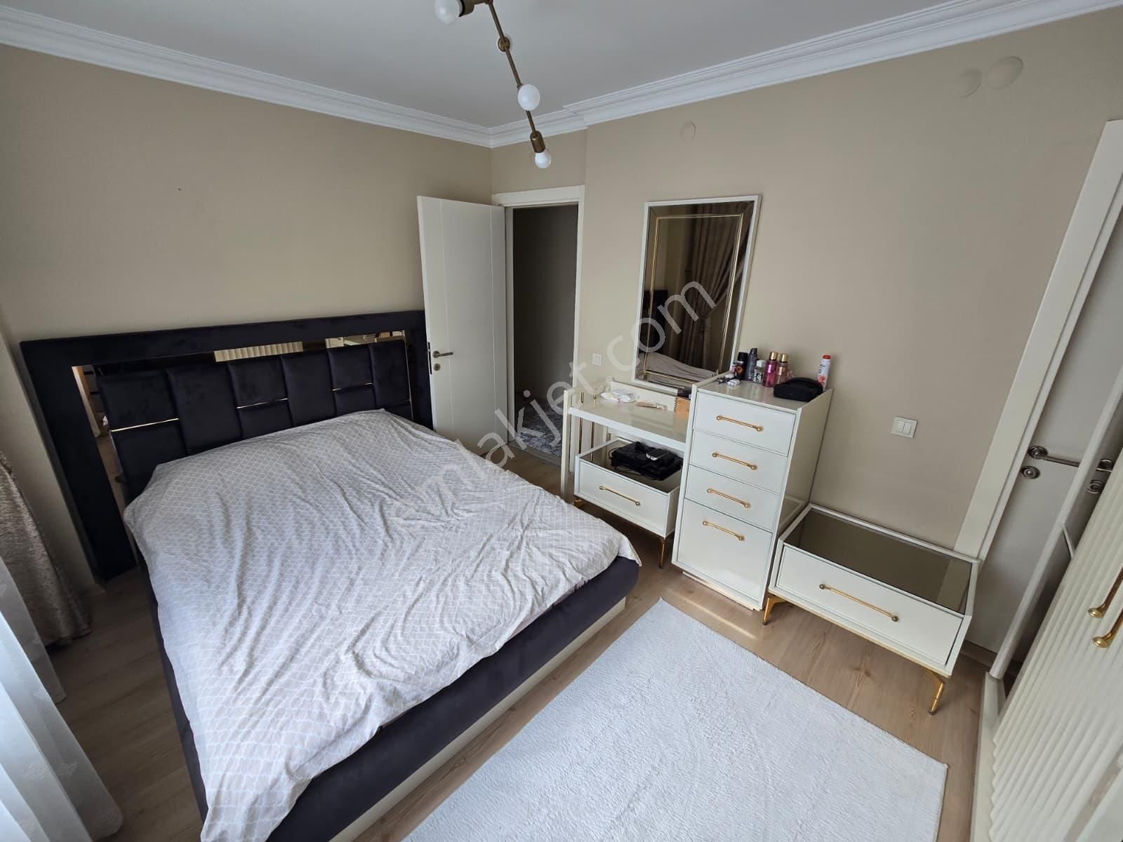 Kuşadasında Satılık- Manzara-havuz-bahçe-otopark-doğalgazlı-kapalı Mutfaklı 3+1 Fırsat Daire - Görsel 13