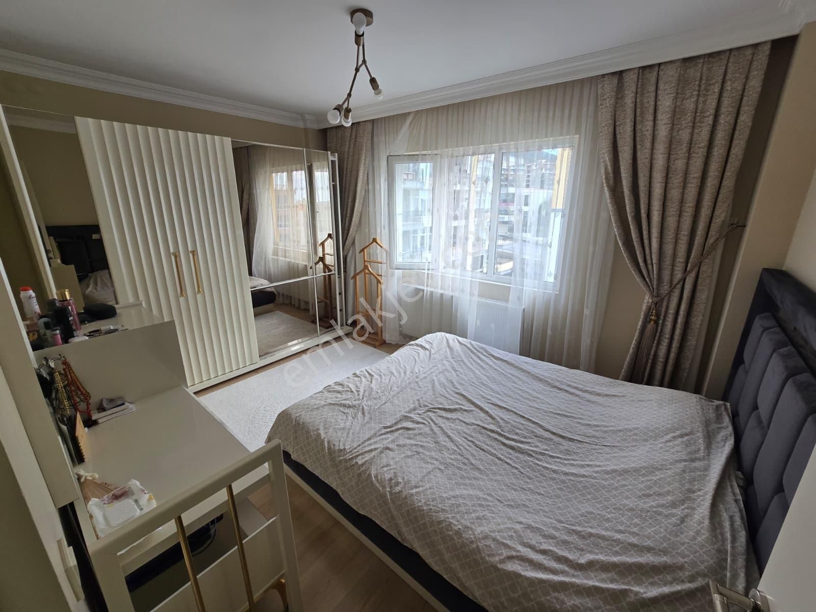 Kuşadasında Satılık- Manzara-havuz-bahçe-otopark-doğalgazlı-kapalı Mutfaklı 3+1 Fırsat Daire - Görsel 15