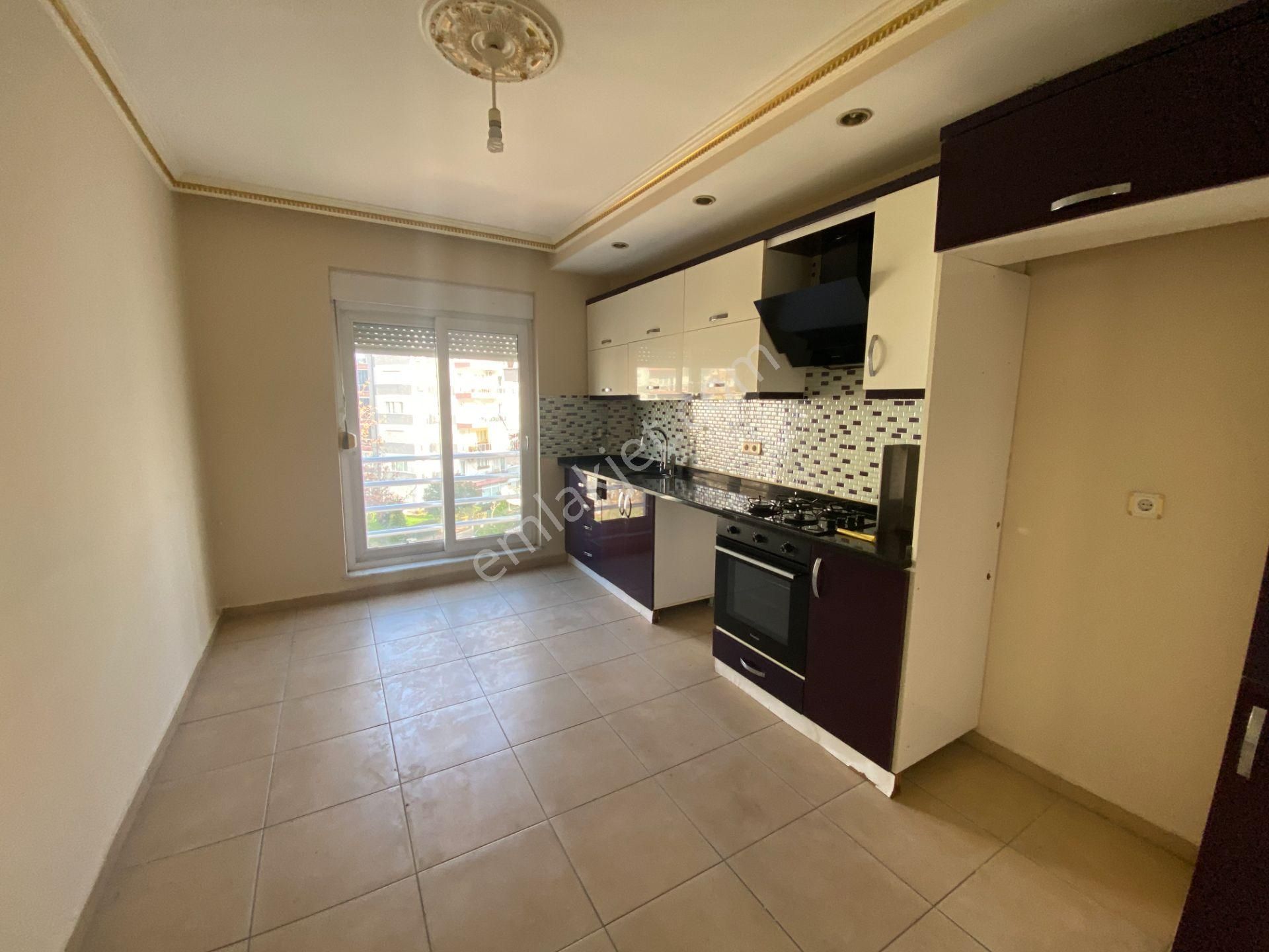 Kızıltoprak Tahtakale Yakını Arakat 3+1 - Görsel 8