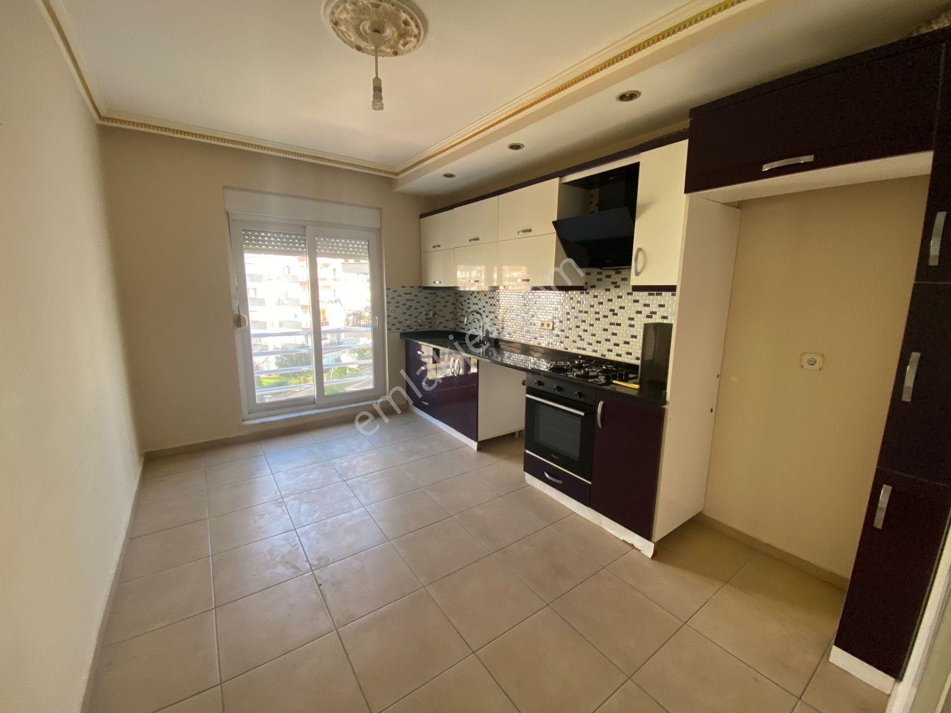 Kızıltoprak Tahtakale Yakını Arakat 3+1 - Görsel 6