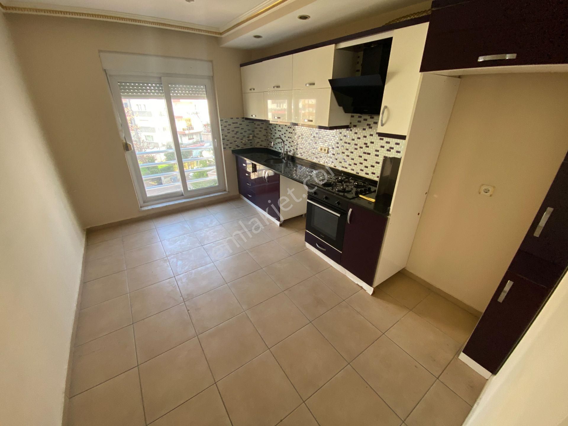 Kızıltoprak Tahtakale Yakını Arakat 3+1 - Görsel 9