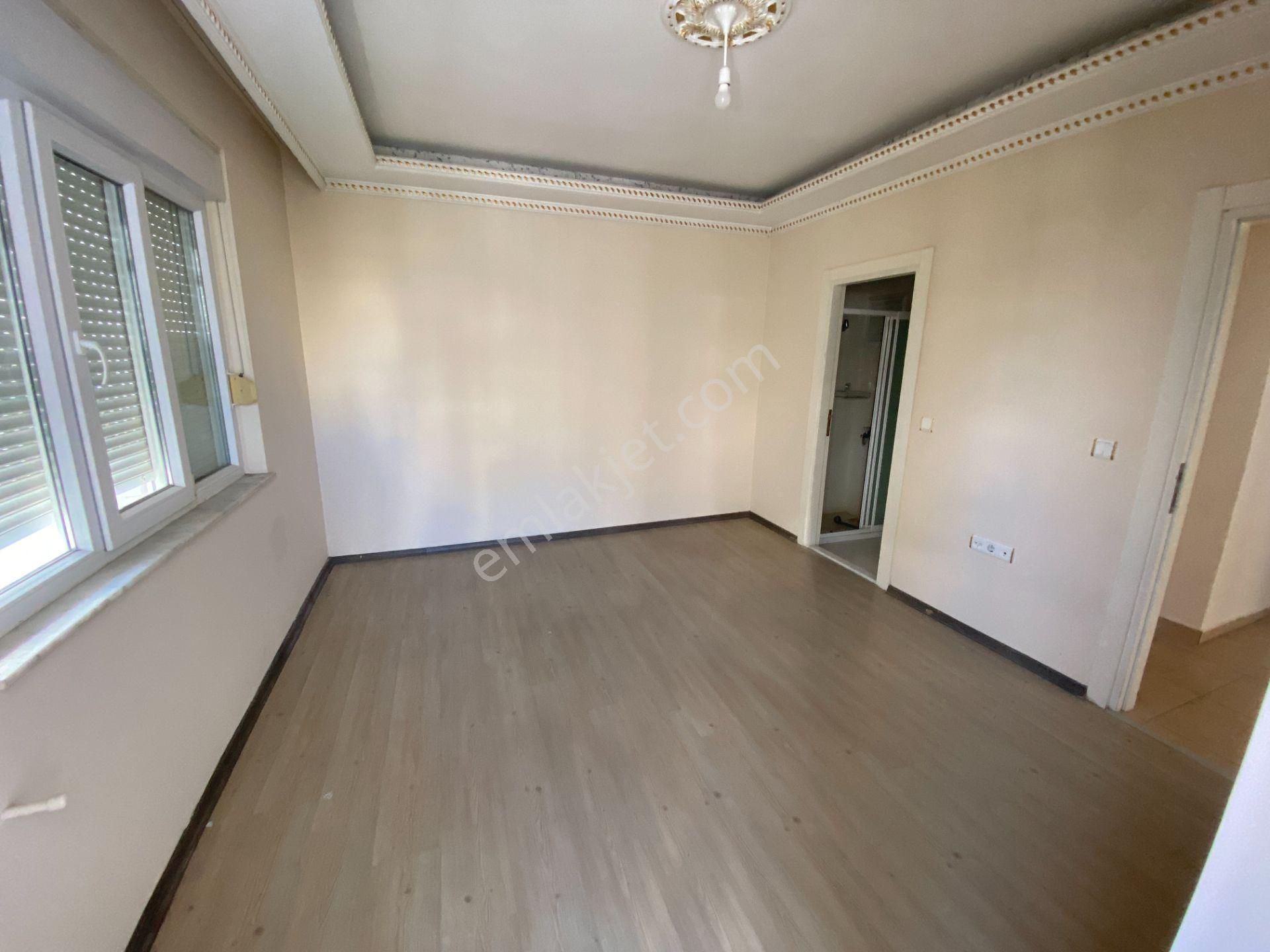 Kızıltoprak Tahtakale Yakını Arakat 3+1 - Görsel 23