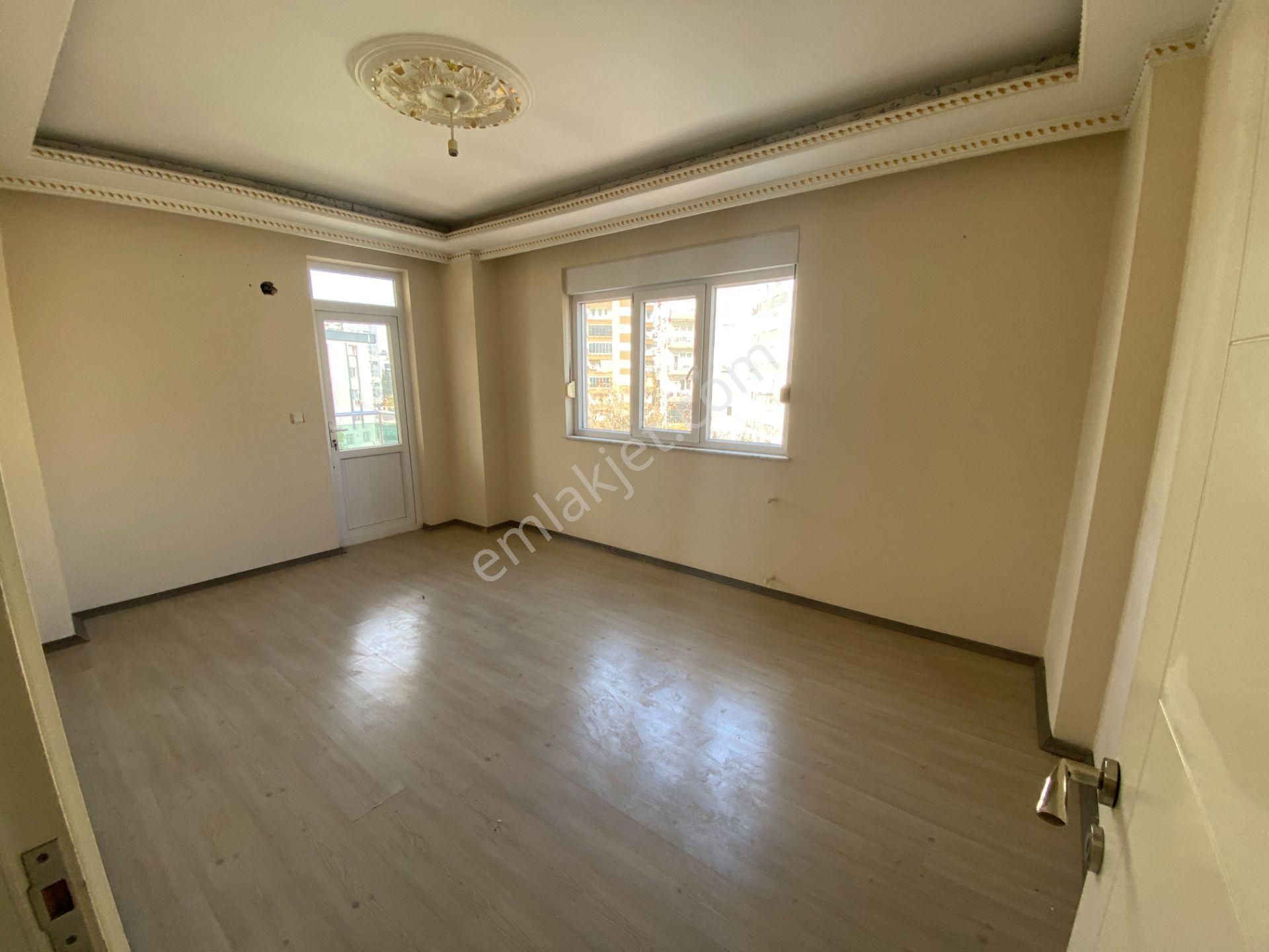 Kızıltoprak Tahtakale Yakını Arakat 3+1 - Görsel 14