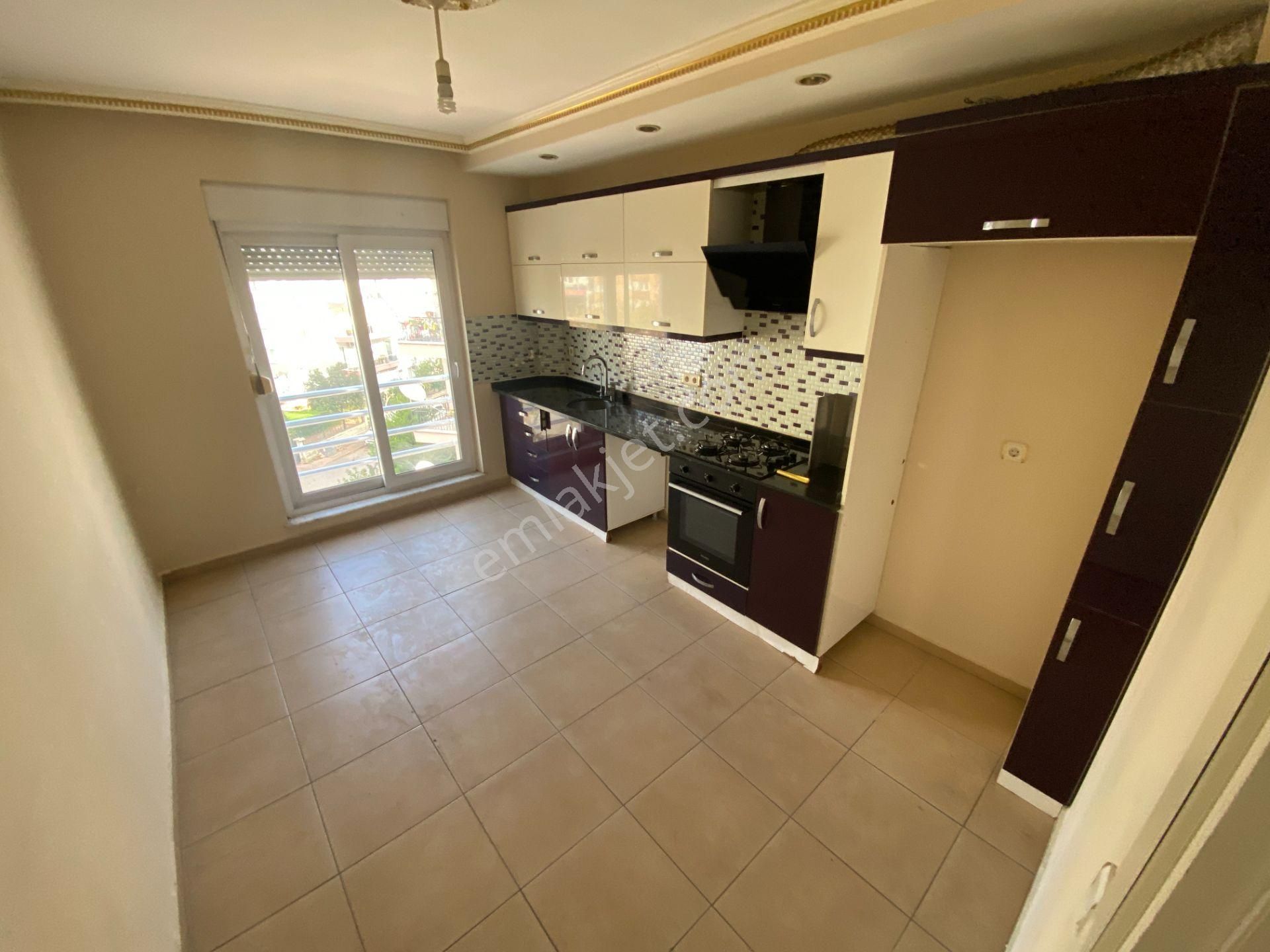 Kızıltoprak Tahtakale Yakını Arakat 3+1 - Görsel 11