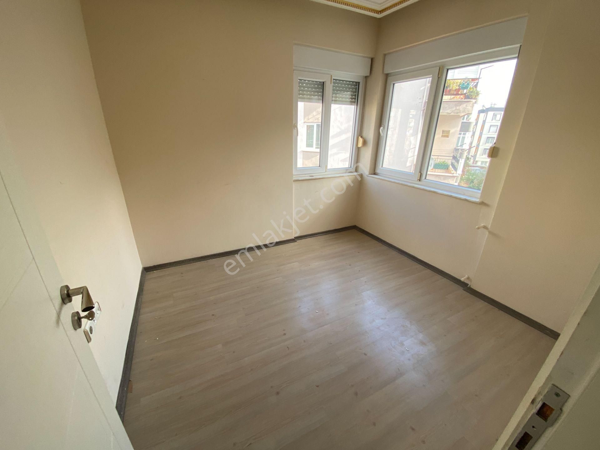 Kızıltoprak Tahtakale Yakını Arakat 3+1 - Görsel 17