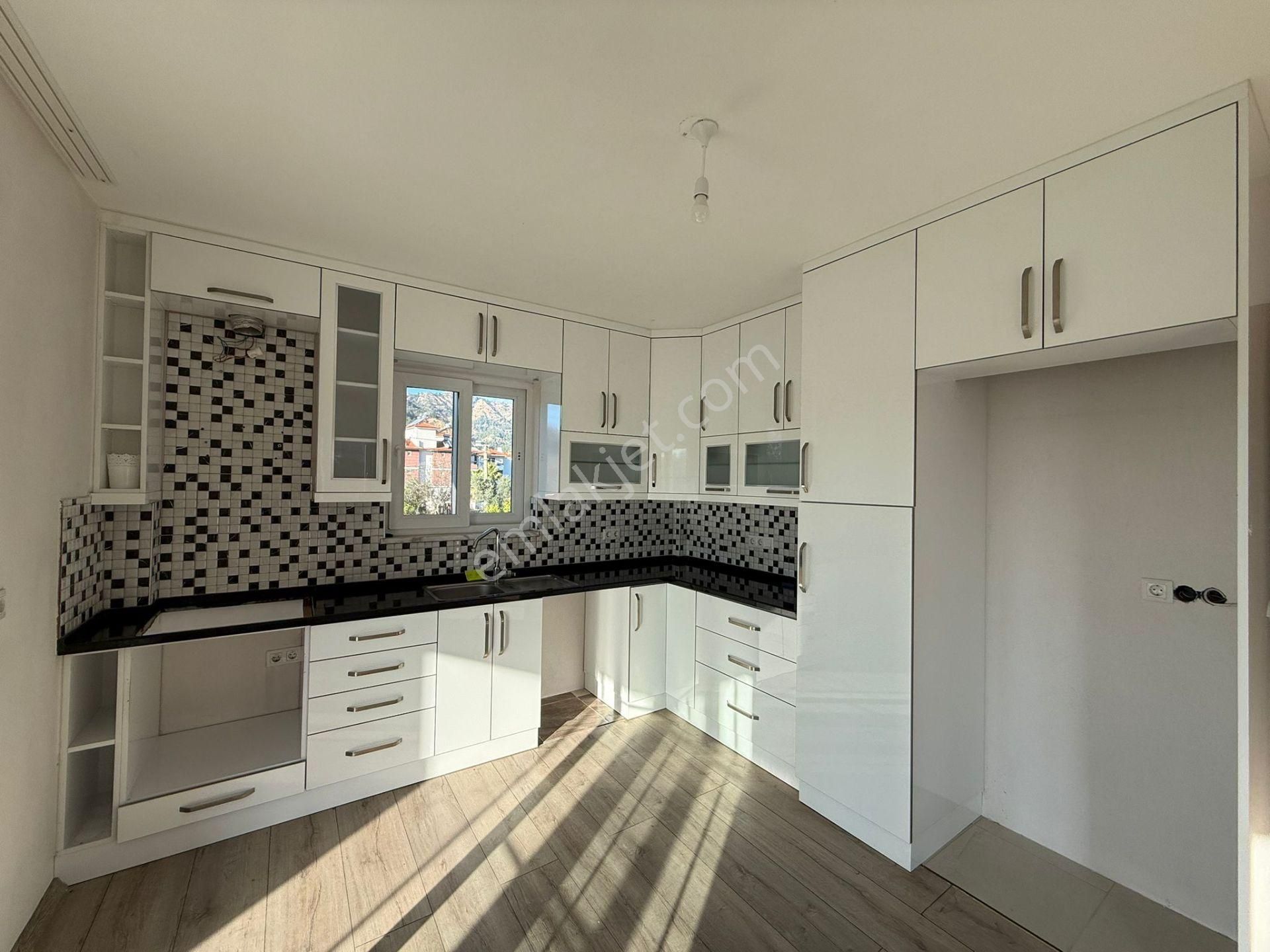 Ortaca Çaylıda Çözüm Koleji Yakını | 3+1 | Ebeveyn Banyolu