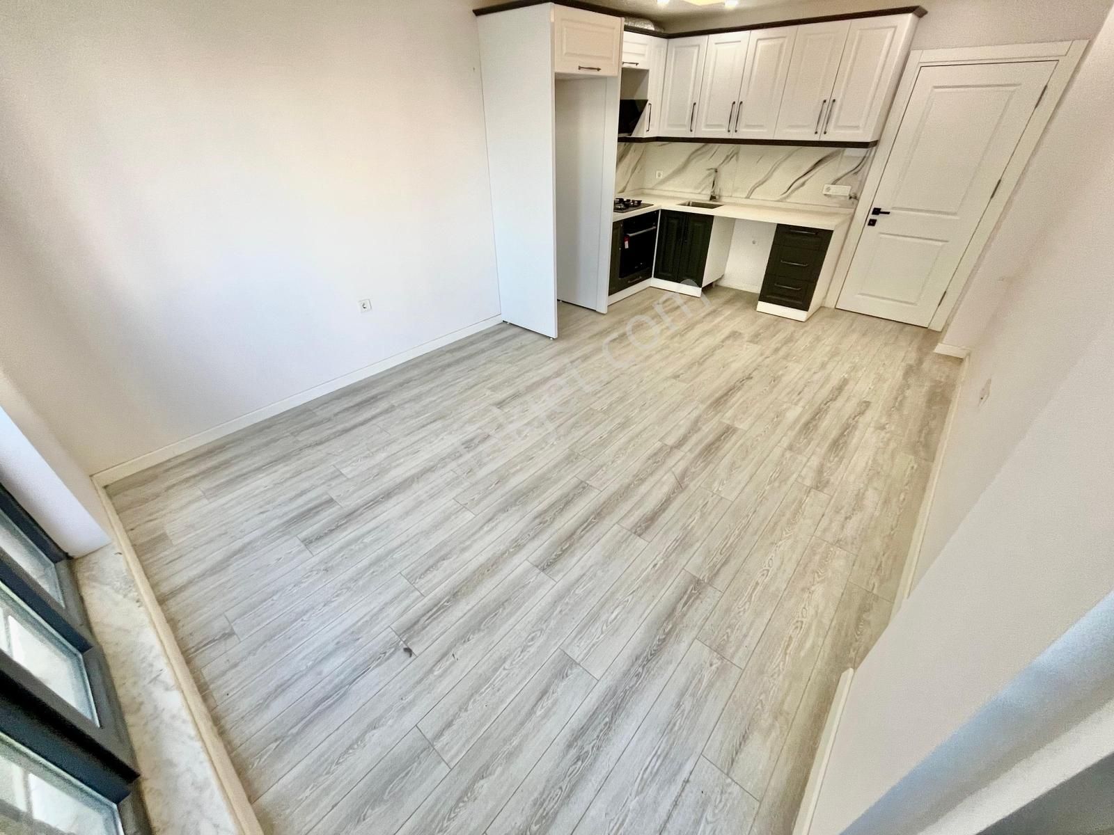 Gümüşden Altınkumda Ara Kat Kapalı Otoparklı Asansörlü 1+1 Daire - Görsel 34
