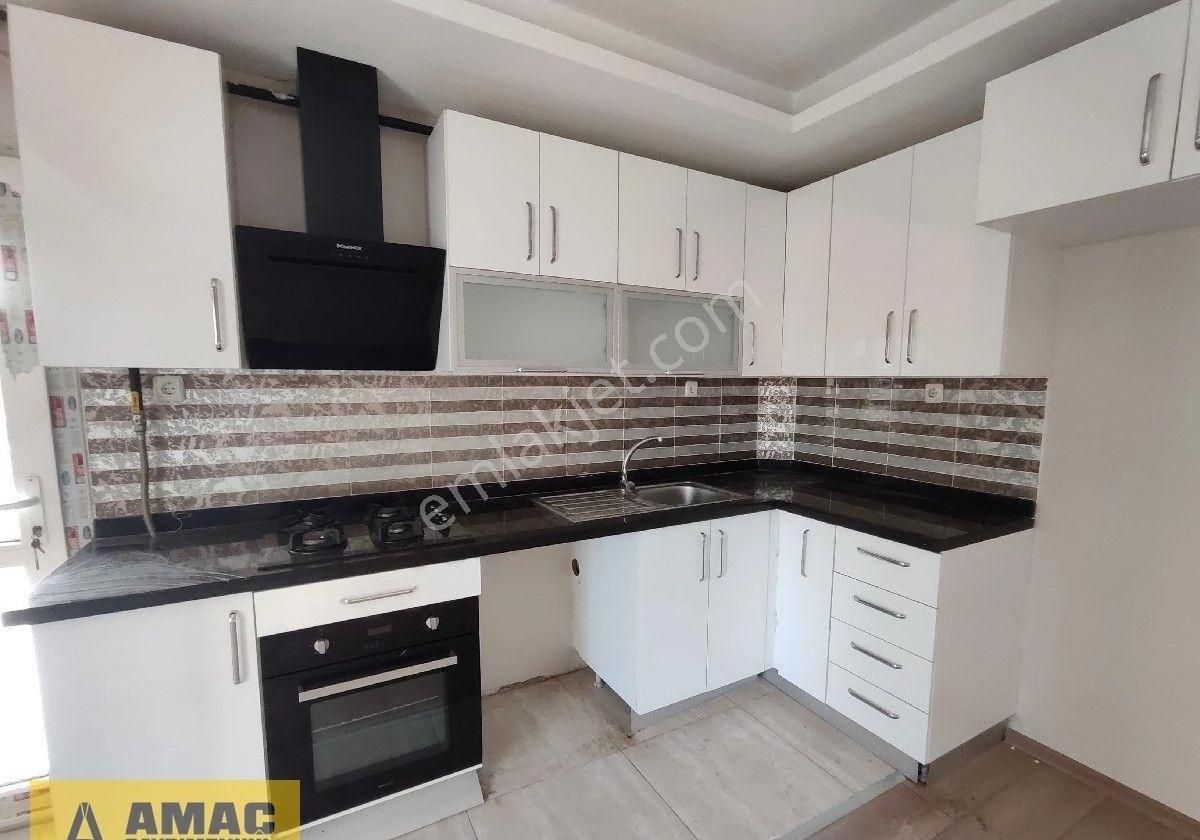 100 Yil Fuar Alani Civarında 4+1 Kapali Mutfaklı Az Katli Geniş Balkonlu Satılık Daire