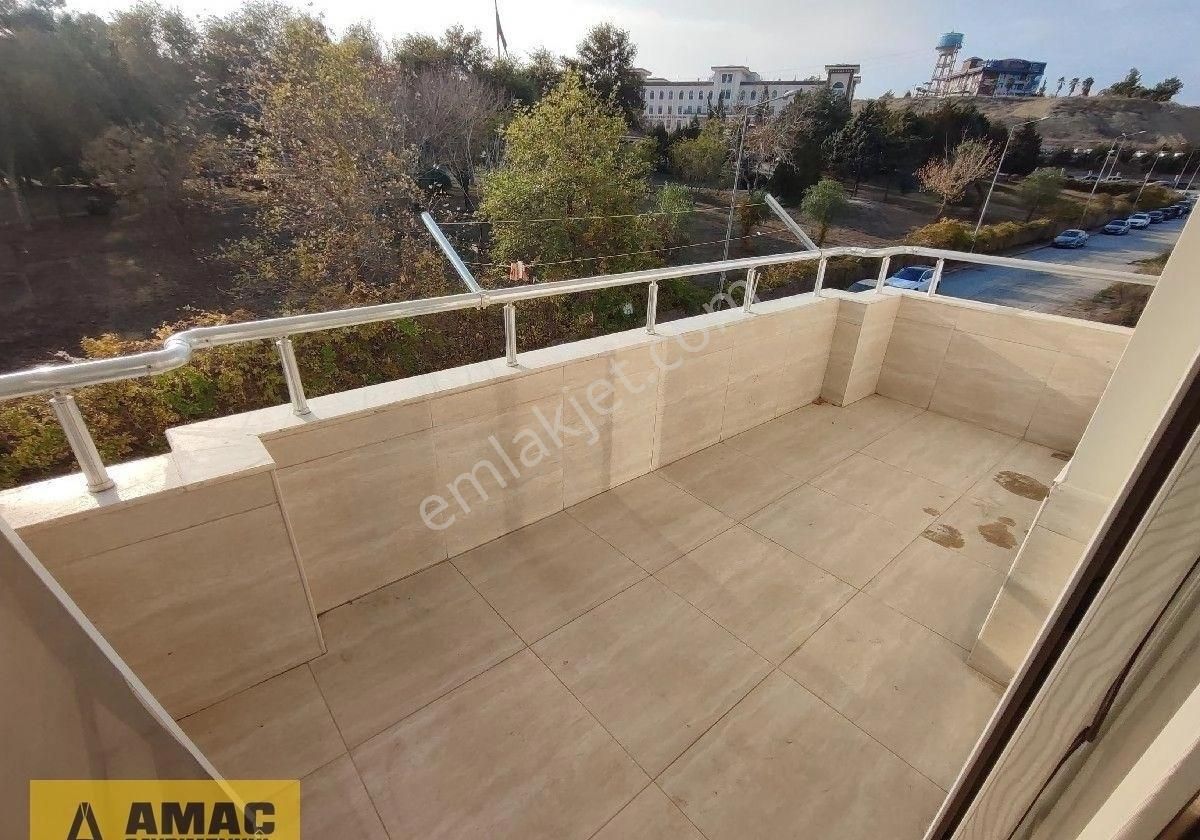 100 Yil Fuar Alani Civarında 4+1 Kapali Mutfaklı Az Katli Geniş Balkonlu Satılık Daire - Görsel 13