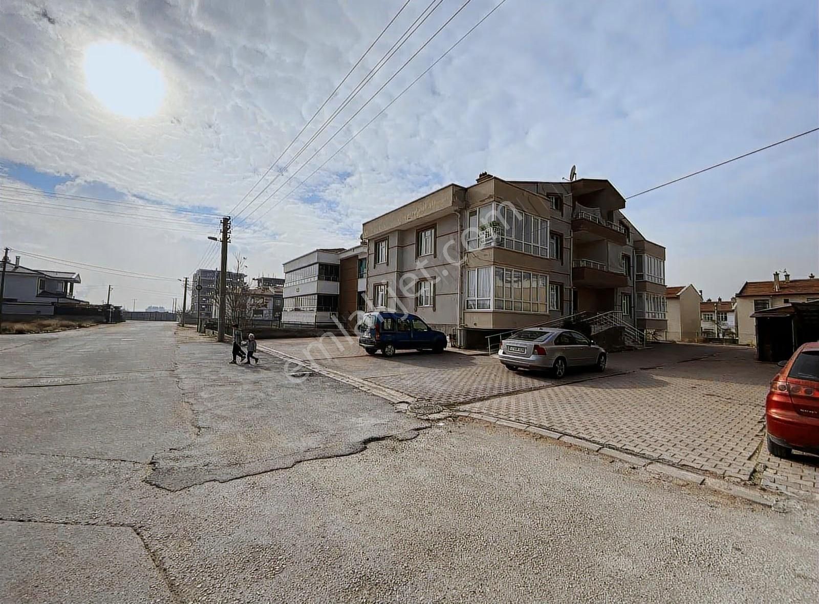 -_sancak Mah Taçmahal Cad Yani 2+1 Bakımlı Geniş Kombili Daire-_