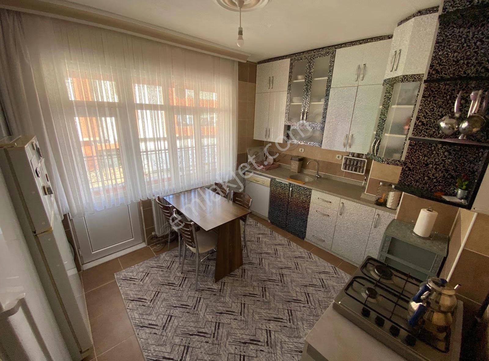 Kaçmaz Fırsat !!! 2+1 Daire Fiyatına 4+1 Bakımlı Daire - Görsel 15