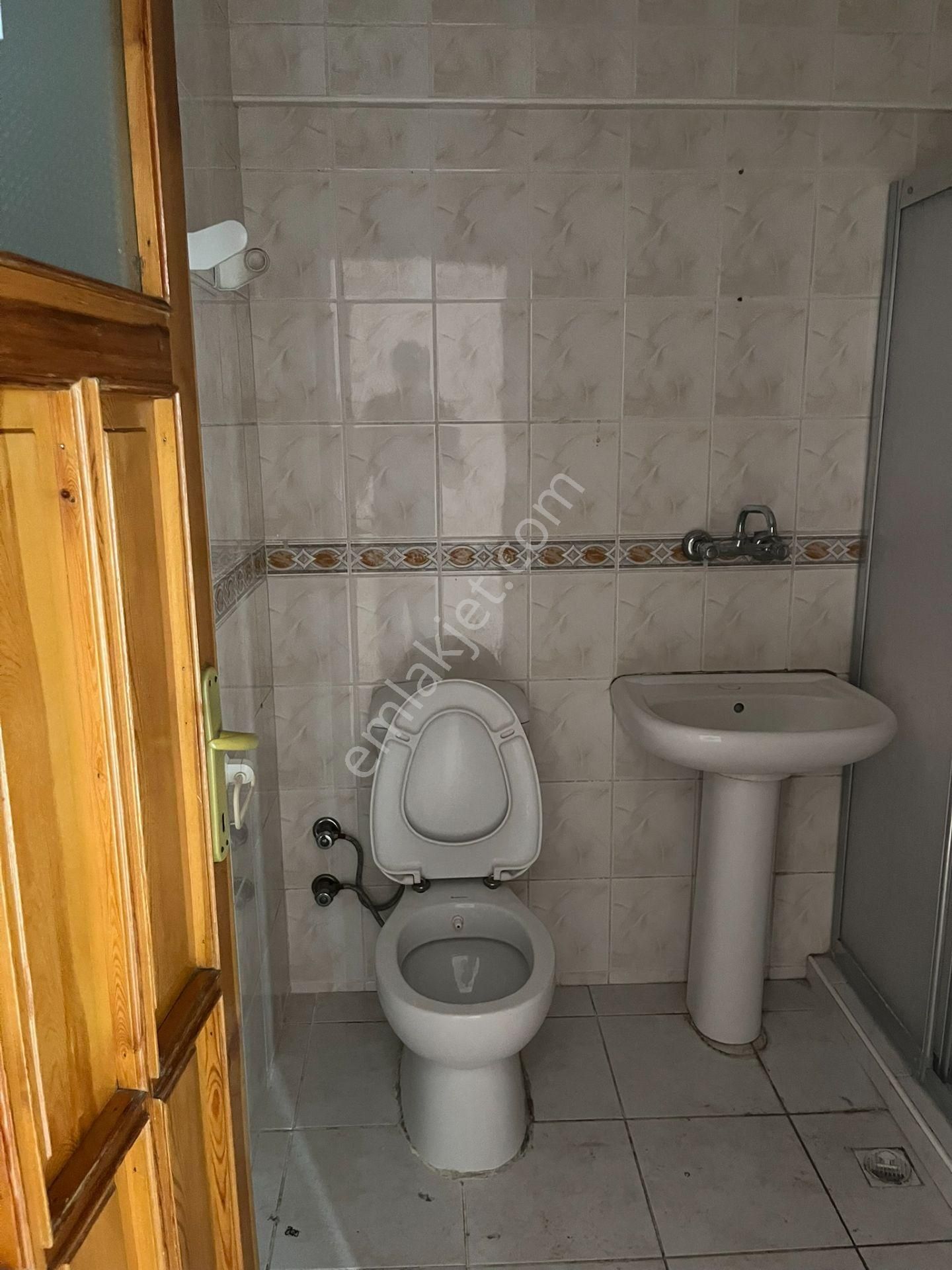 Yıkıkkemerde Caddede Köşe 4+1 150m² Arakat Daire - Görsel 5