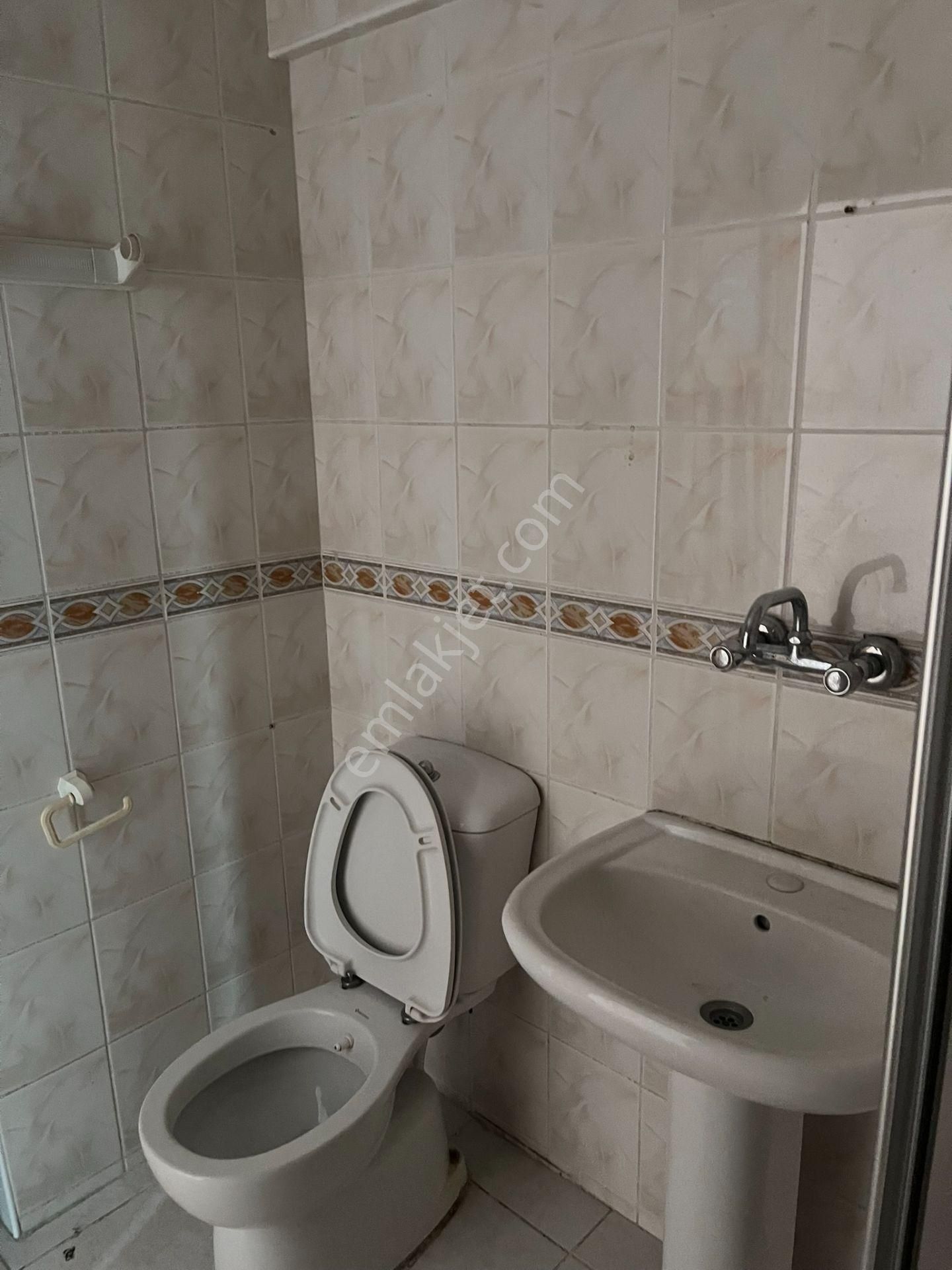 Yıkıkkemerde Caddede Köşe 4+1 150m² Arakat Daire - Görsel 7