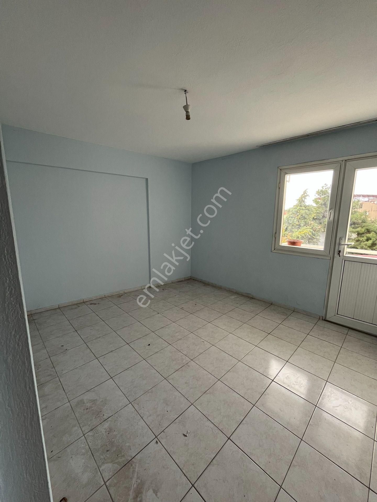 Yıkıkkemerde Caddede Köşe 4+1 150m² Arakat Daire - Görsel 3