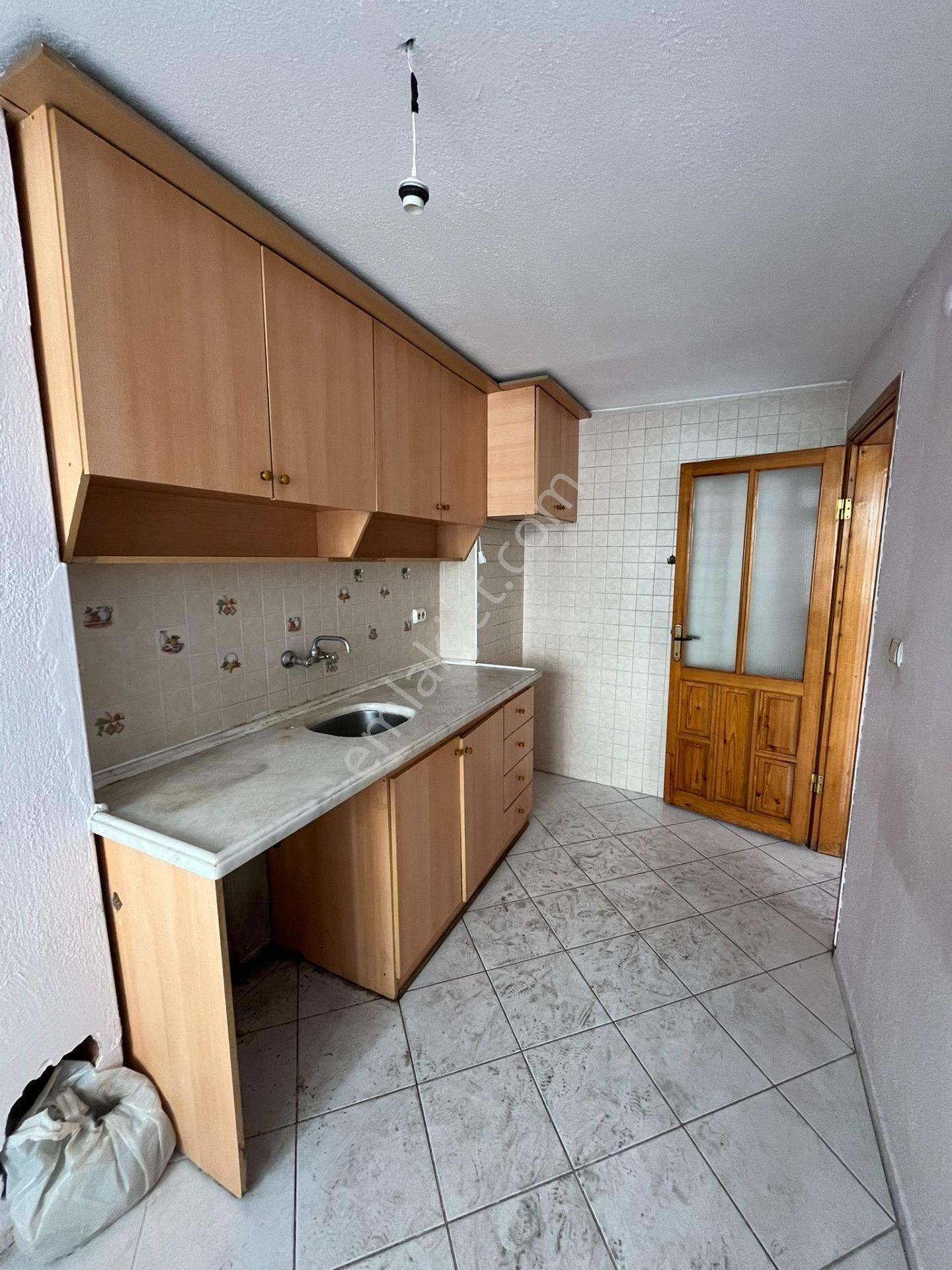 Yıkıkkemerde Caddede Köşe 4+1 150m² Arakat Daire - Görsel 15