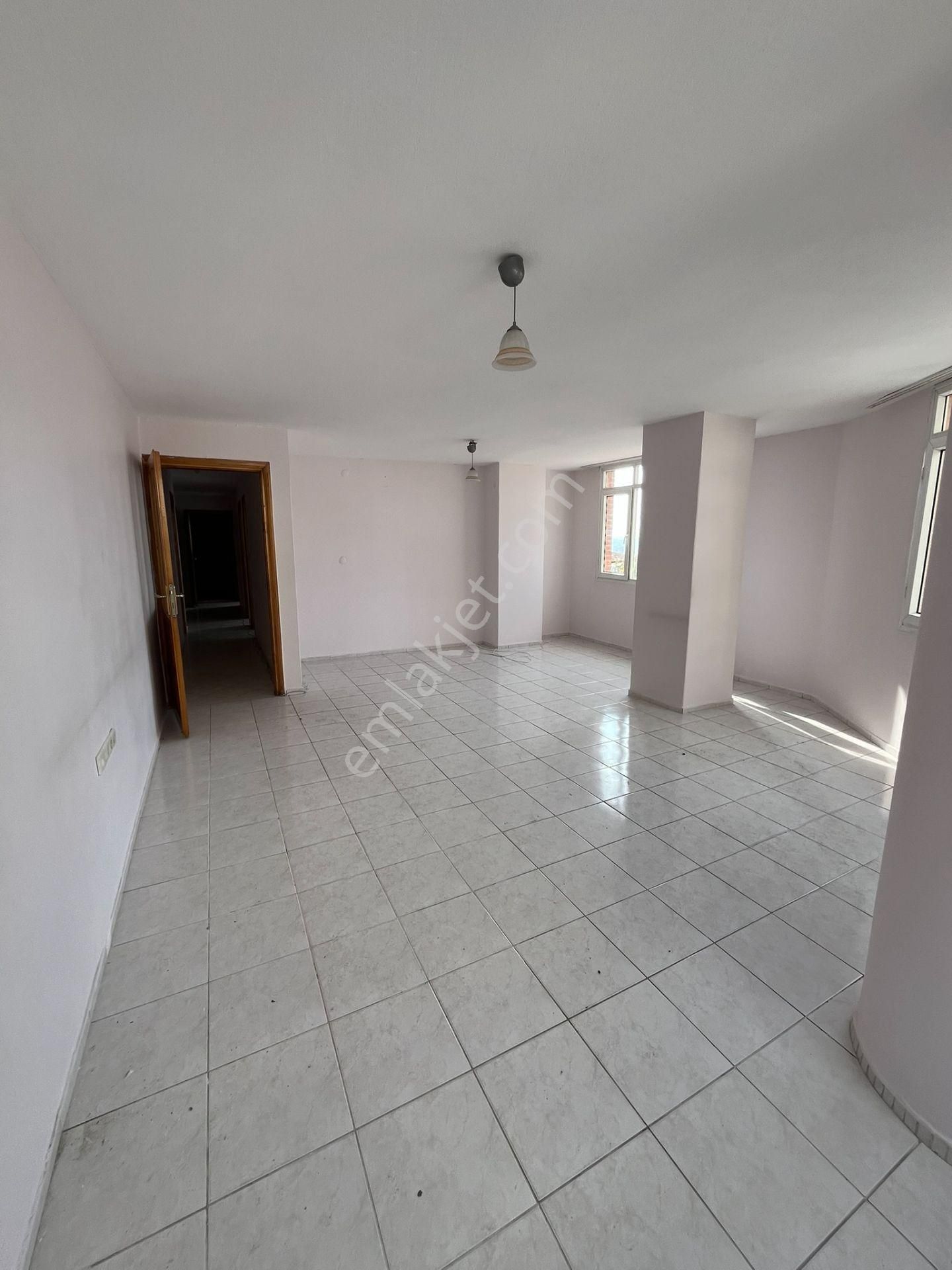 Yıkıkkemerde Caddede Köşe 4+1 150m² Arakat Daire - Görsel 18