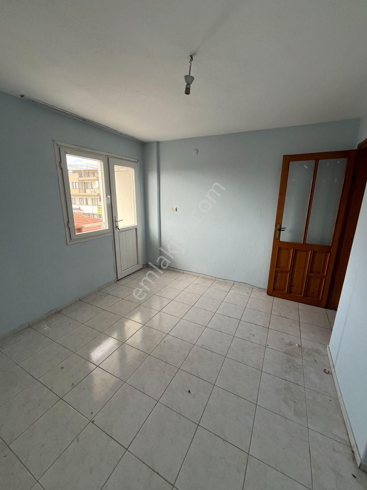 Yıkıkkemerde Caddede Köşe 4+1 150m² Arakat Daire - Görsel 4