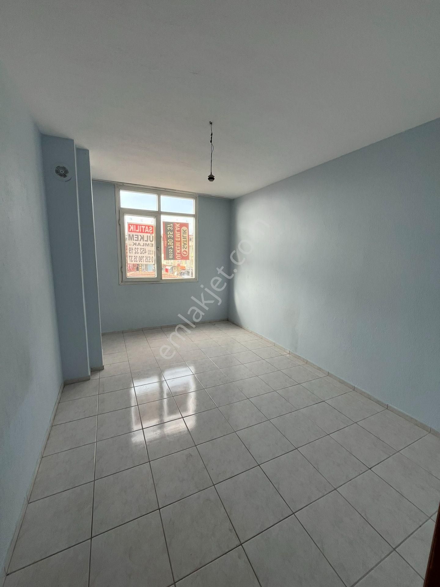 Yıkıkkemerde Caddede Köşe 4+1 150m² Arakat Daire - Görsel 11