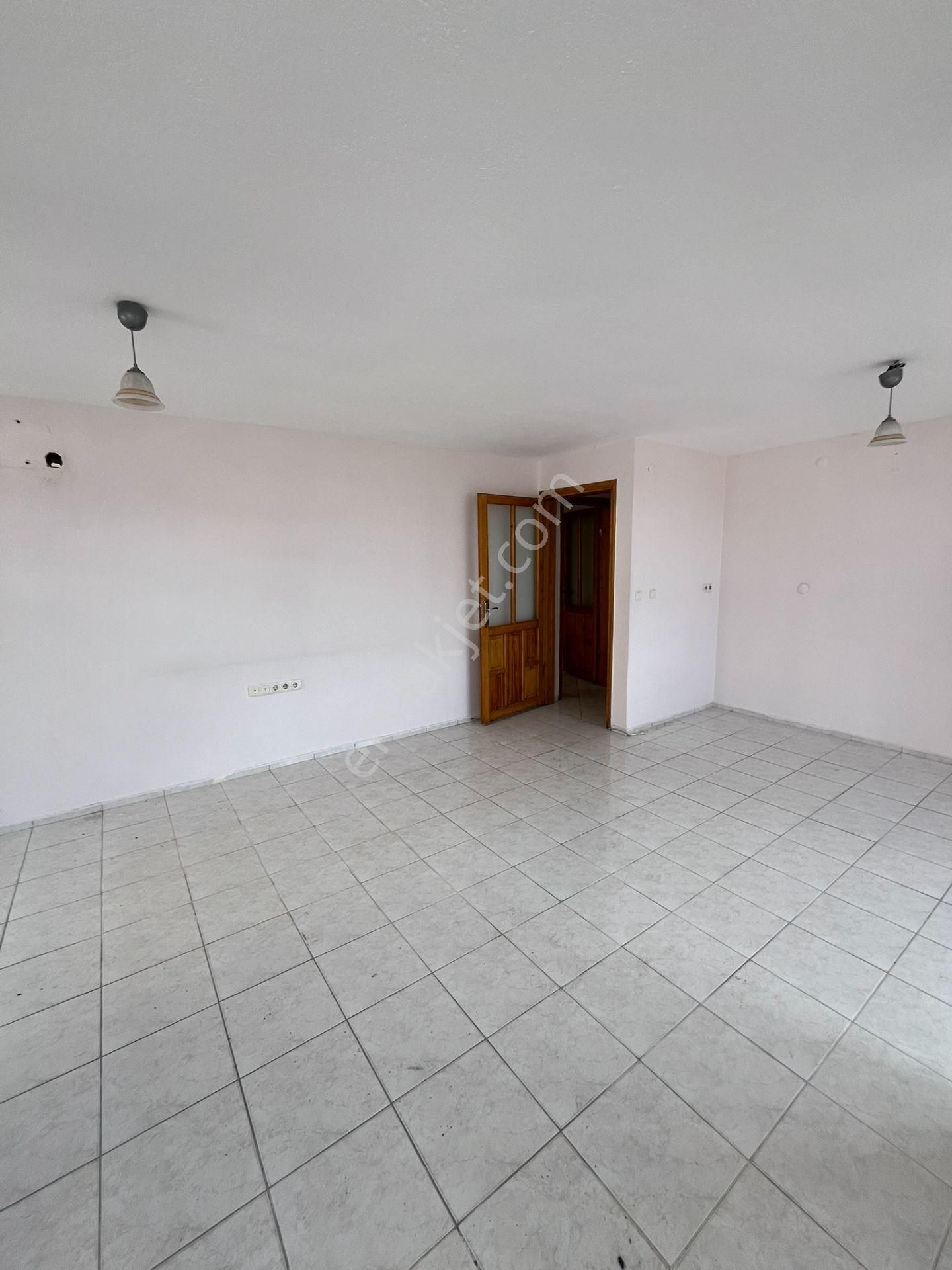 Yıkıkkemerde Caddede Köşe 4+1 150m² Arakat Daire - Görsel 19