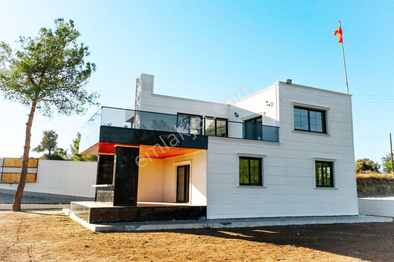 Çukurova Dörtler'de Göl Ve Orman Manzaralı 800 M2 Arsa Üzerine Kurulu Sıfır Dublex Villa