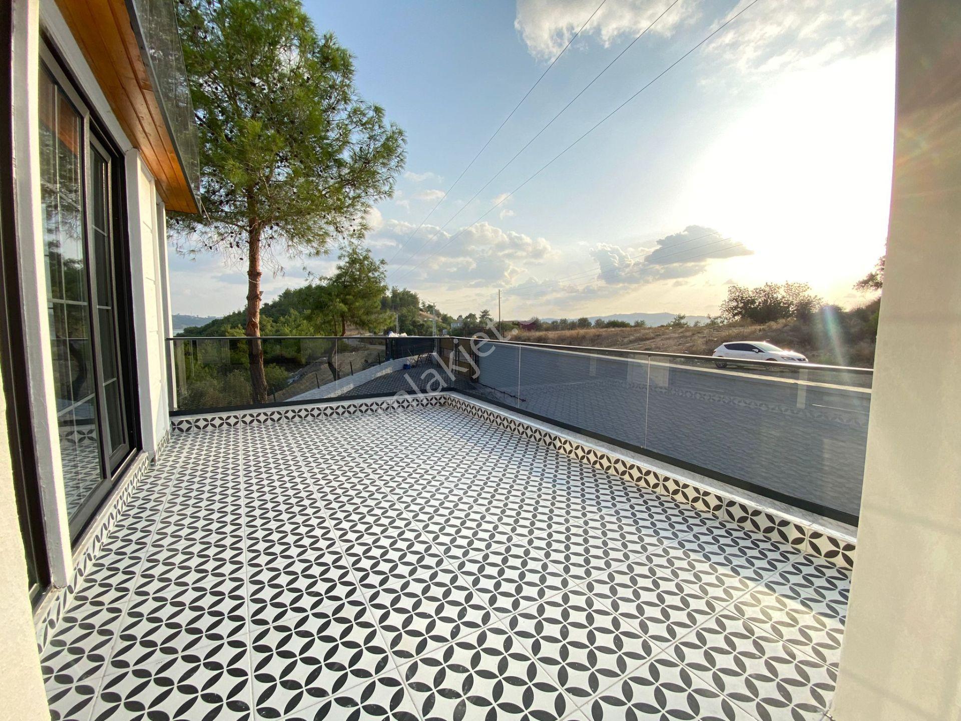 Çukurova Dörtler'de Göl Ve Orman Manzaralı 800 M2 Arsa Üzerine Kurulu Sıfır Dublex Villa - Görsel 21