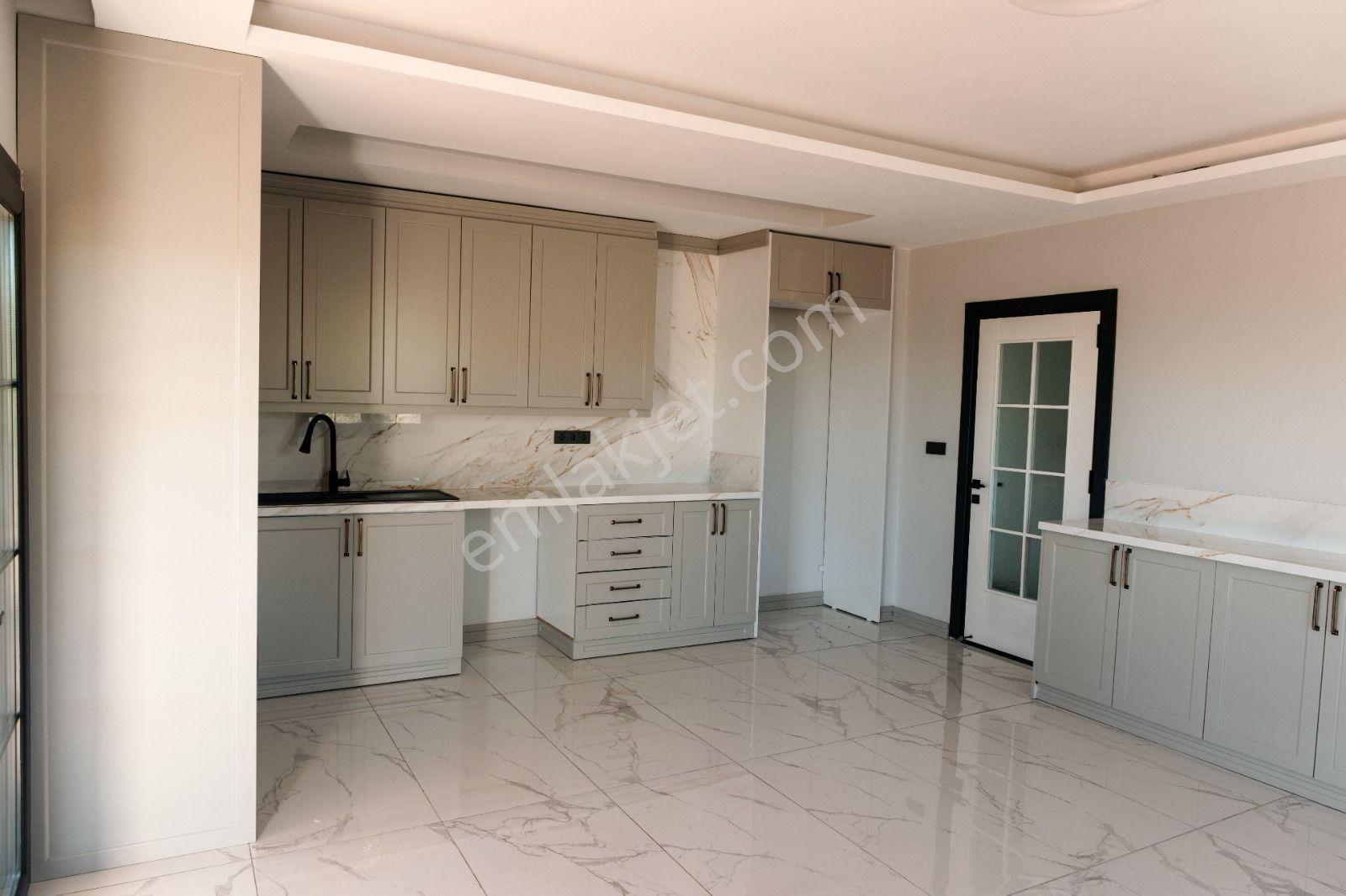 Çukurova Dörtler'de Göl Ve Orman Manzaralı 800 M2 Arsa Üzerine Kurulu Sıfır Dublex Villa - Görsel 2