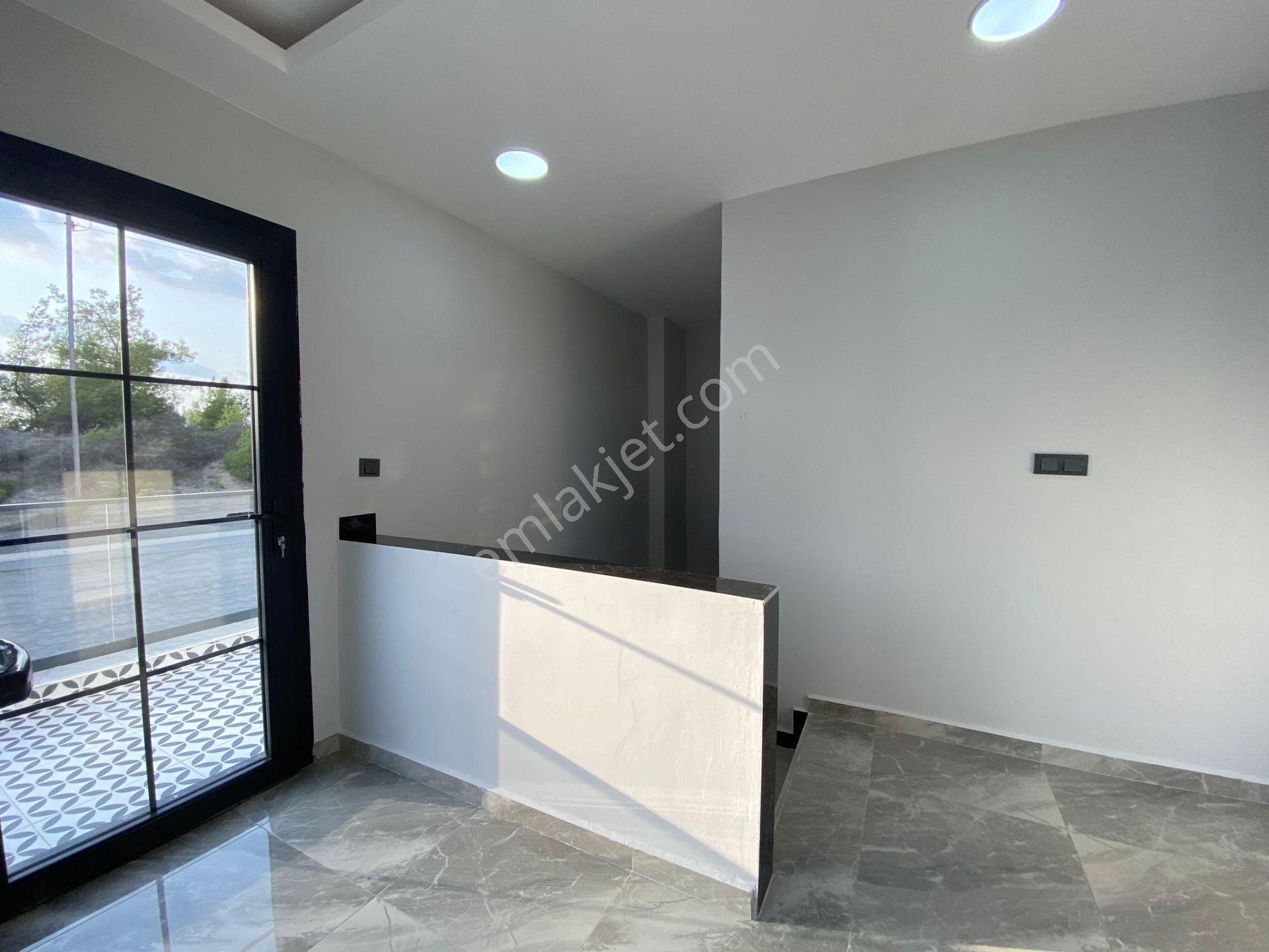 Çukurova Dörtler'de Göl Ve Orman Manzaralı 800 M2 Arsa Üzerine Kurulu Sıfır Dublex Villa - Görsel 15