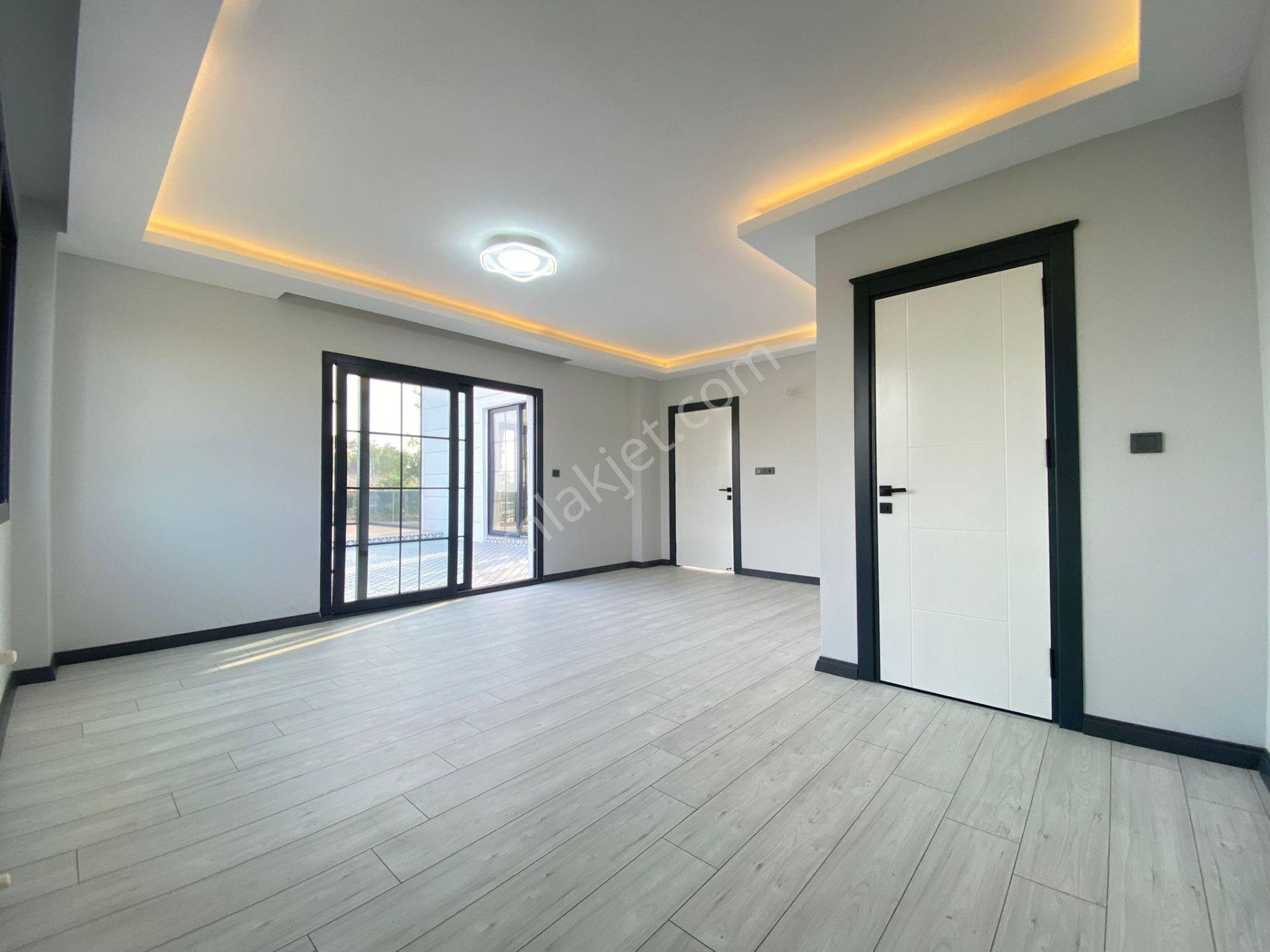 Çukurova Dörtler'de Göl Ve Orman Manzaralı 800 M2 Arsa Üzerine Kurulu Sıfır Dublex Villa - Görsel 22
