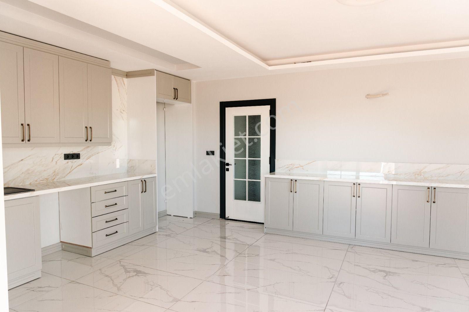 Çukurova Dörtler'de Göl Ve Orman Manzaralı 800 M2 Arsa Üzerine Kurulu Sıfır Dublex Villa - Görsel 3