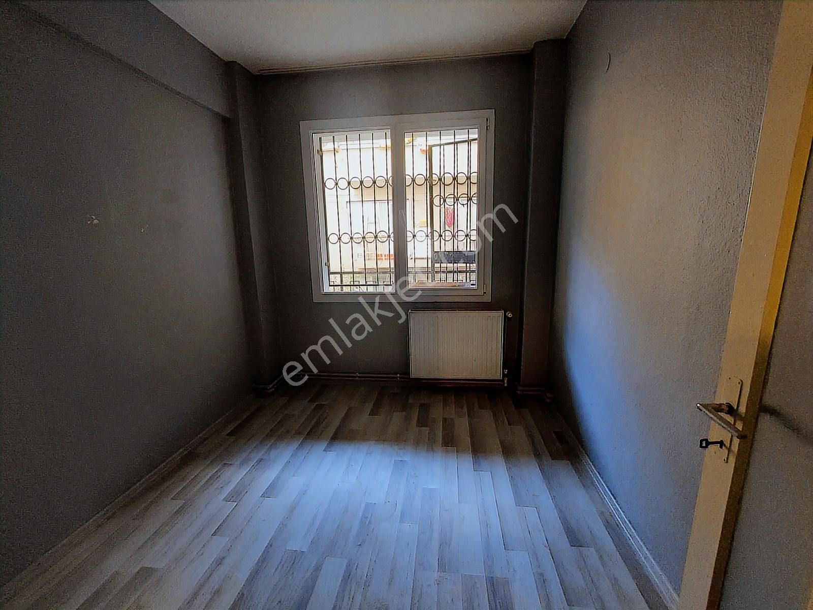 İşçievlerinde Yüksek Zemin Çift Balkonlu Doğalgazlı 120m2 3+1 - Görsel 26