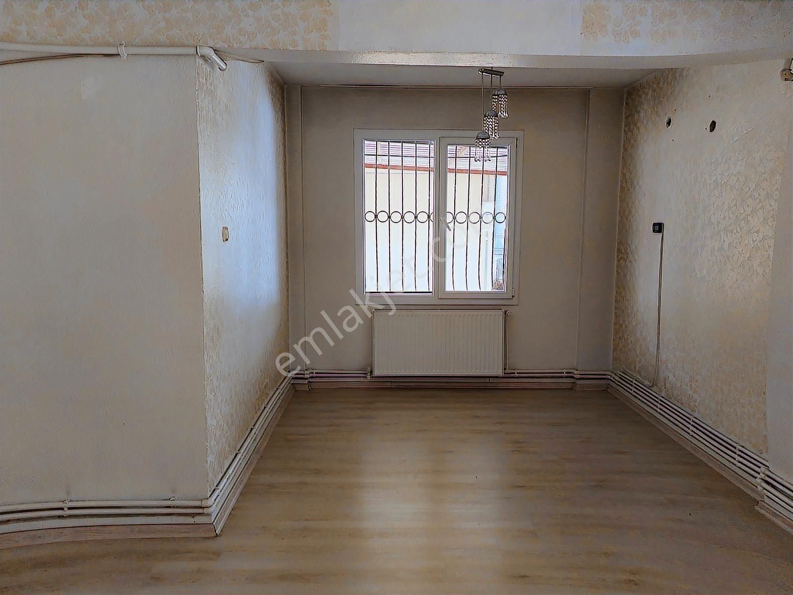 İşçievlerinde Yüksek Zemin Çift Balkonlu Doğalgazlı 120m2 3+1 - Görsel 34