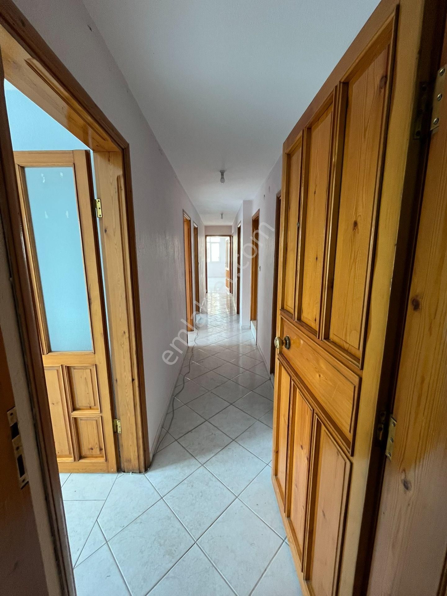 Yıkıkkemerde Hem Satılık Hem Kiralık 4+1 150m² Arakat Daire