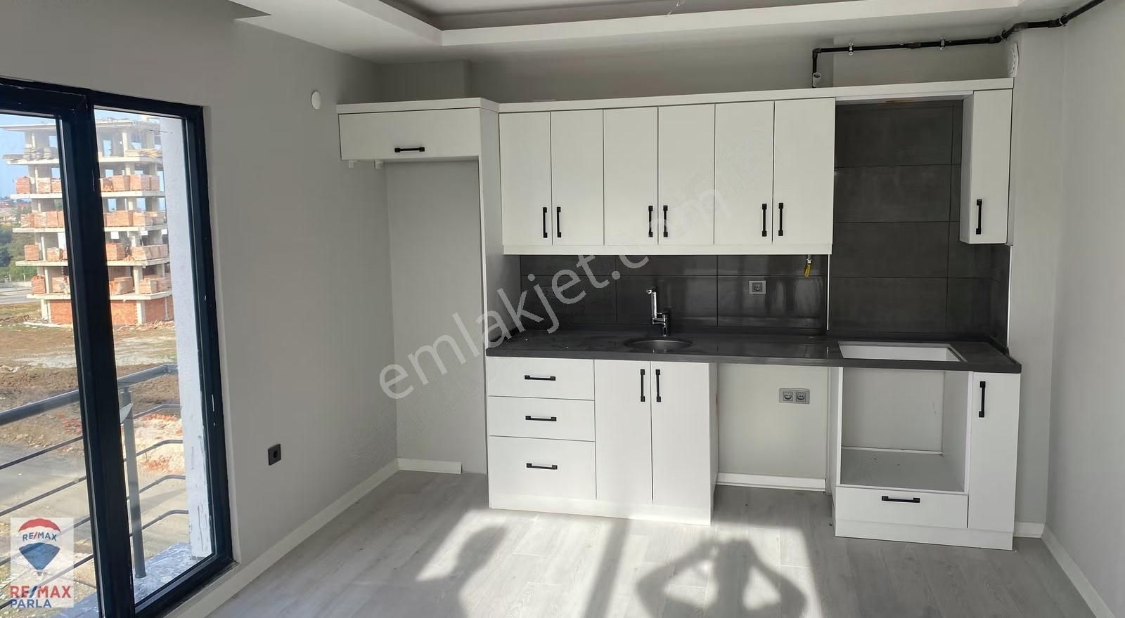 Körfez'de 1+1 Daire Fırsatı Doğa Manzaralı