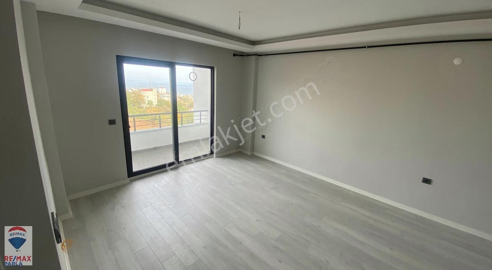 Körfez'de 1+1 Daire Fırsatı Doğa Manzaralı - Görsel 9