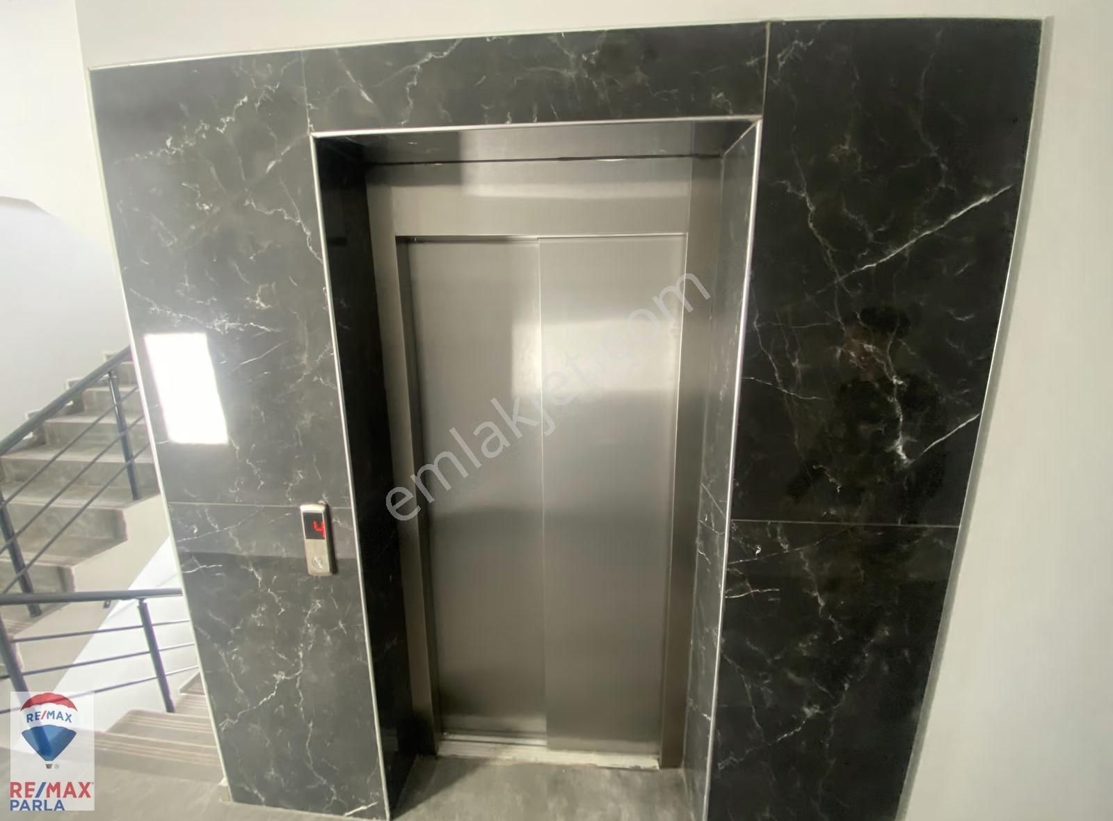 Körfez'de 1+1 Daire Fırsatı Doğa Manzaralı - Görsel 5