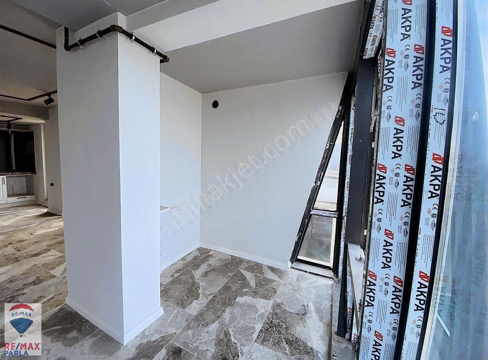 Atakum'da Denize Cephe 1+0 Kiralık Ofis/daire-remax Ezgi Kansız - Görsel 3
