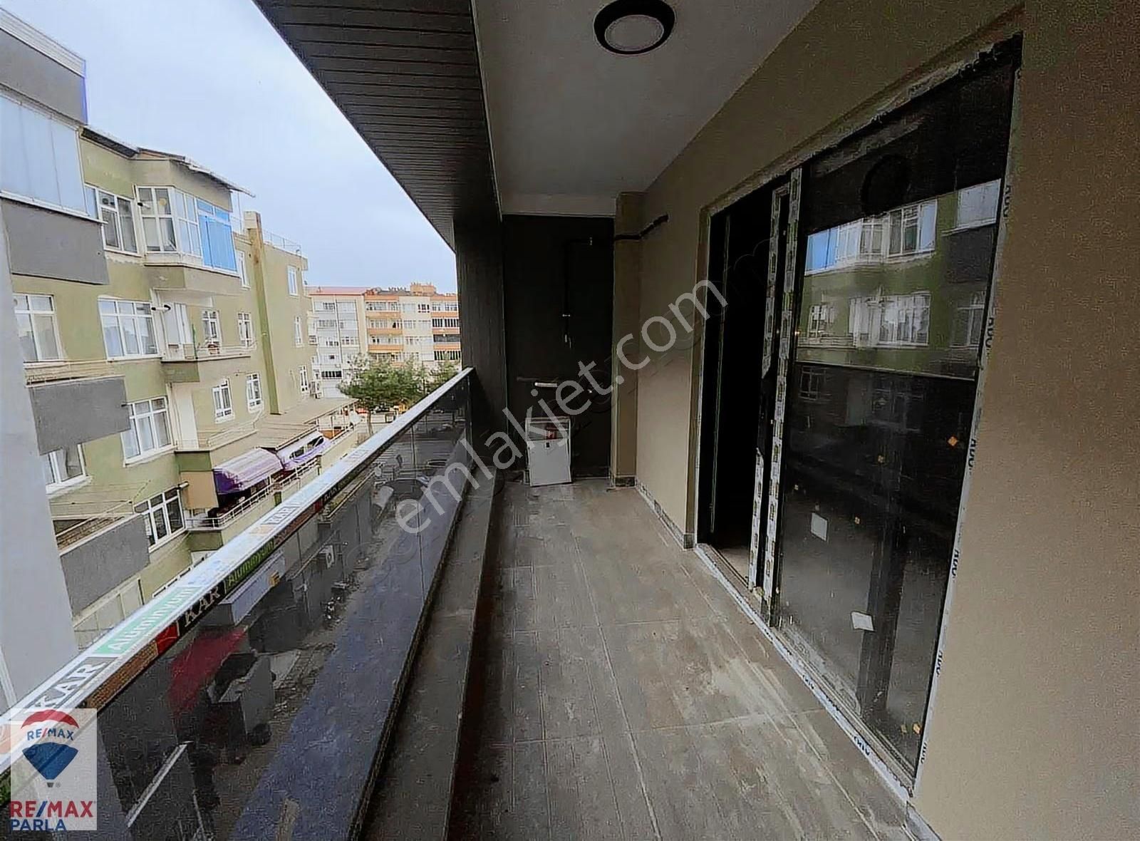 Atakum'da Anayol Üzeri Geniş 1+1 Daire(nest)-remax Ezgi Kansız - Görsel 2