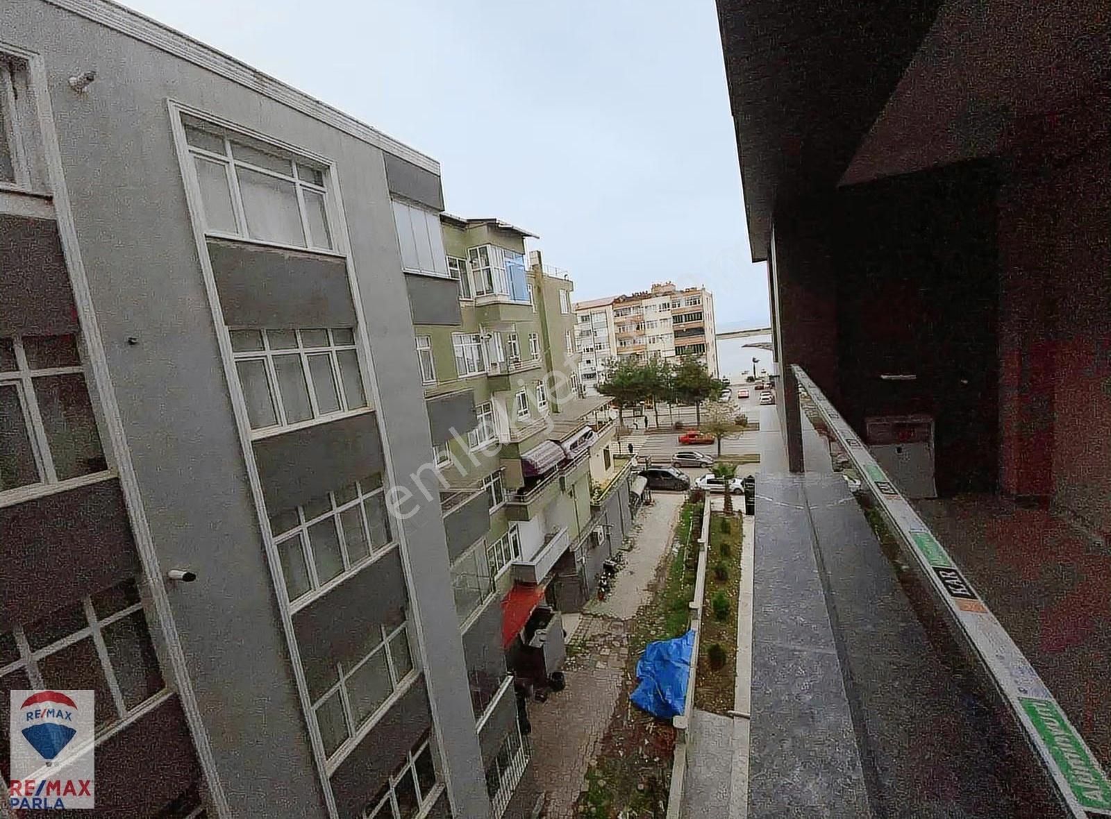 Atakum'da Anayol Üzeri Geniş 1+1 Daire(nest)-remax Ezgi Kansız