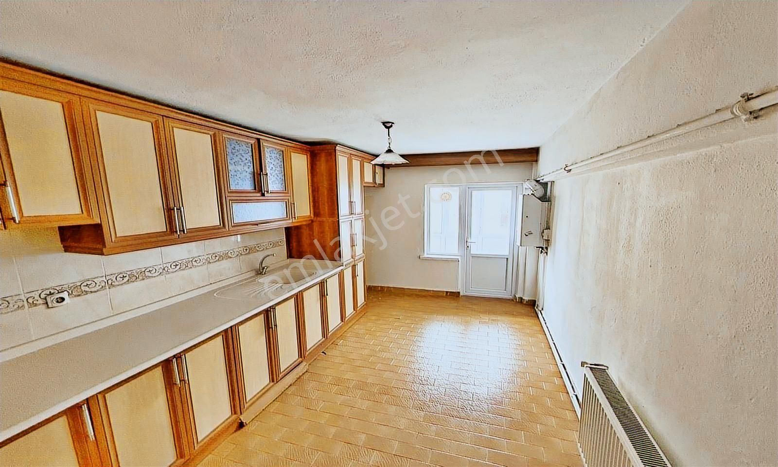 Sincan Maraşal Çakmak Mah. 3+1 Geniş Ara Katta Satılık Daire - Görsel 1