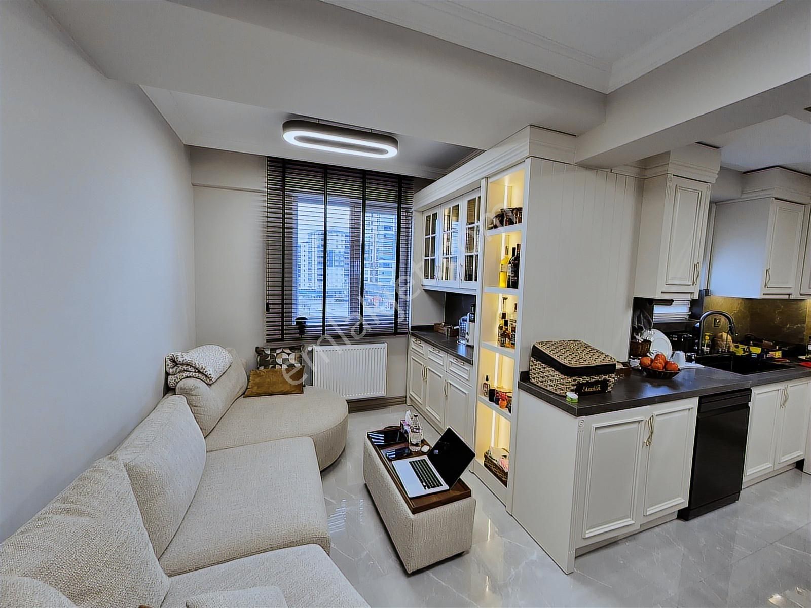 Baştan Sona Yenilenmiş- Full Eşyalı Tasarım Daire, Kışla Mah. - Görsel 12