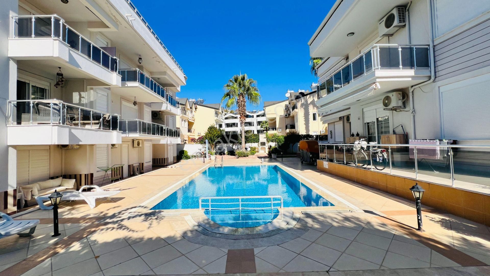 Kemer Merkezde Ayışığı Plajına Yürüme Mesafesinde Satılık Daire