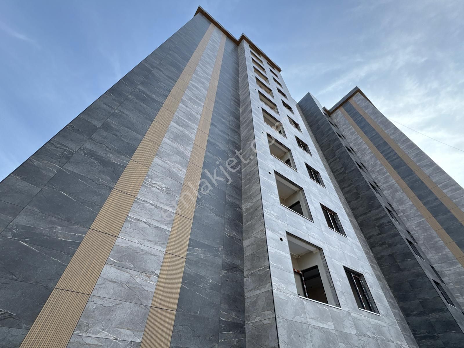 World İlkevim'den Polatkan Rezidanstan Karşıyakada 1+1 Satılık