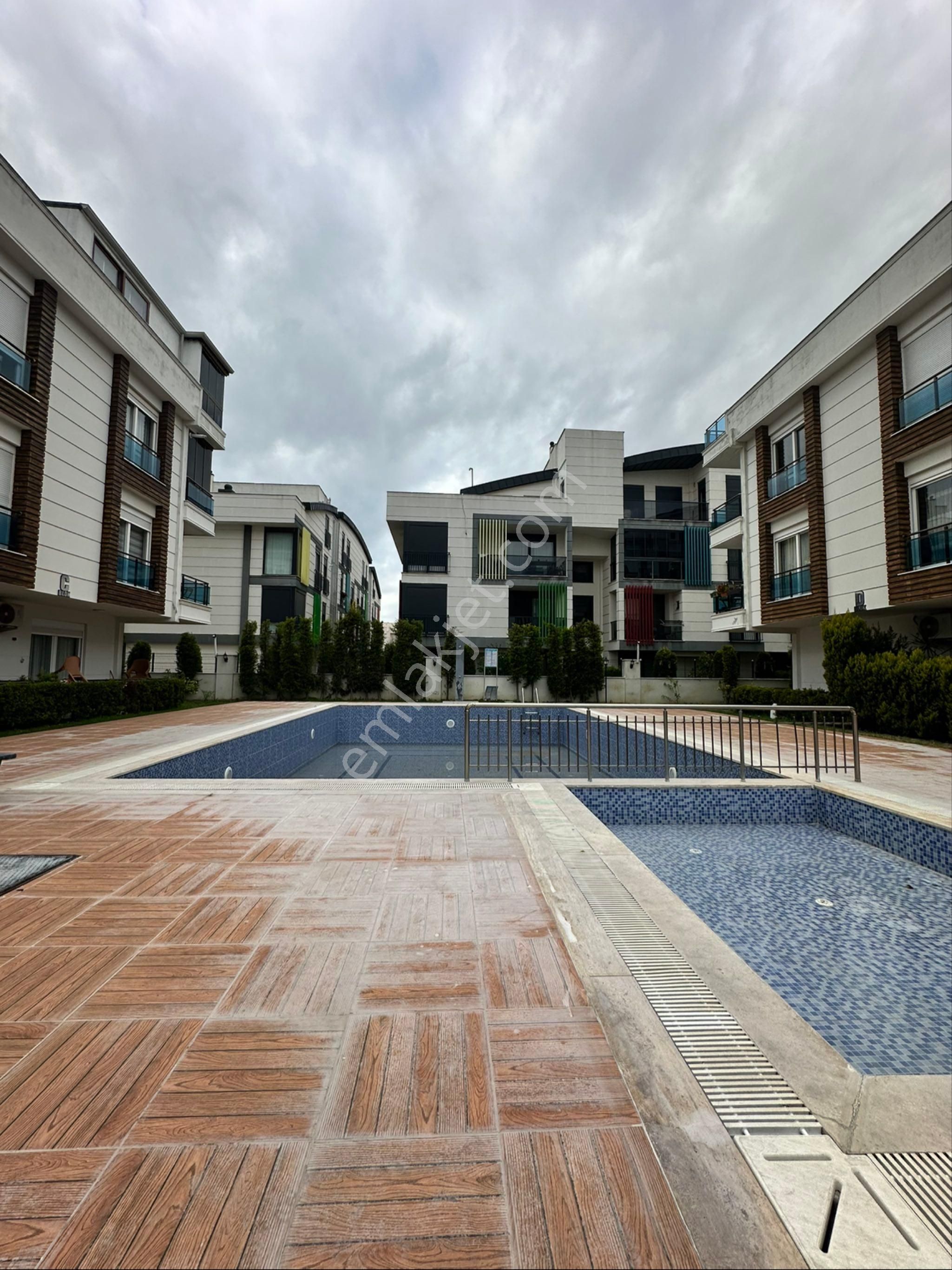 Havuzlu Site İçerisinde İçi Yapılı 4+1 Dubleks Daire