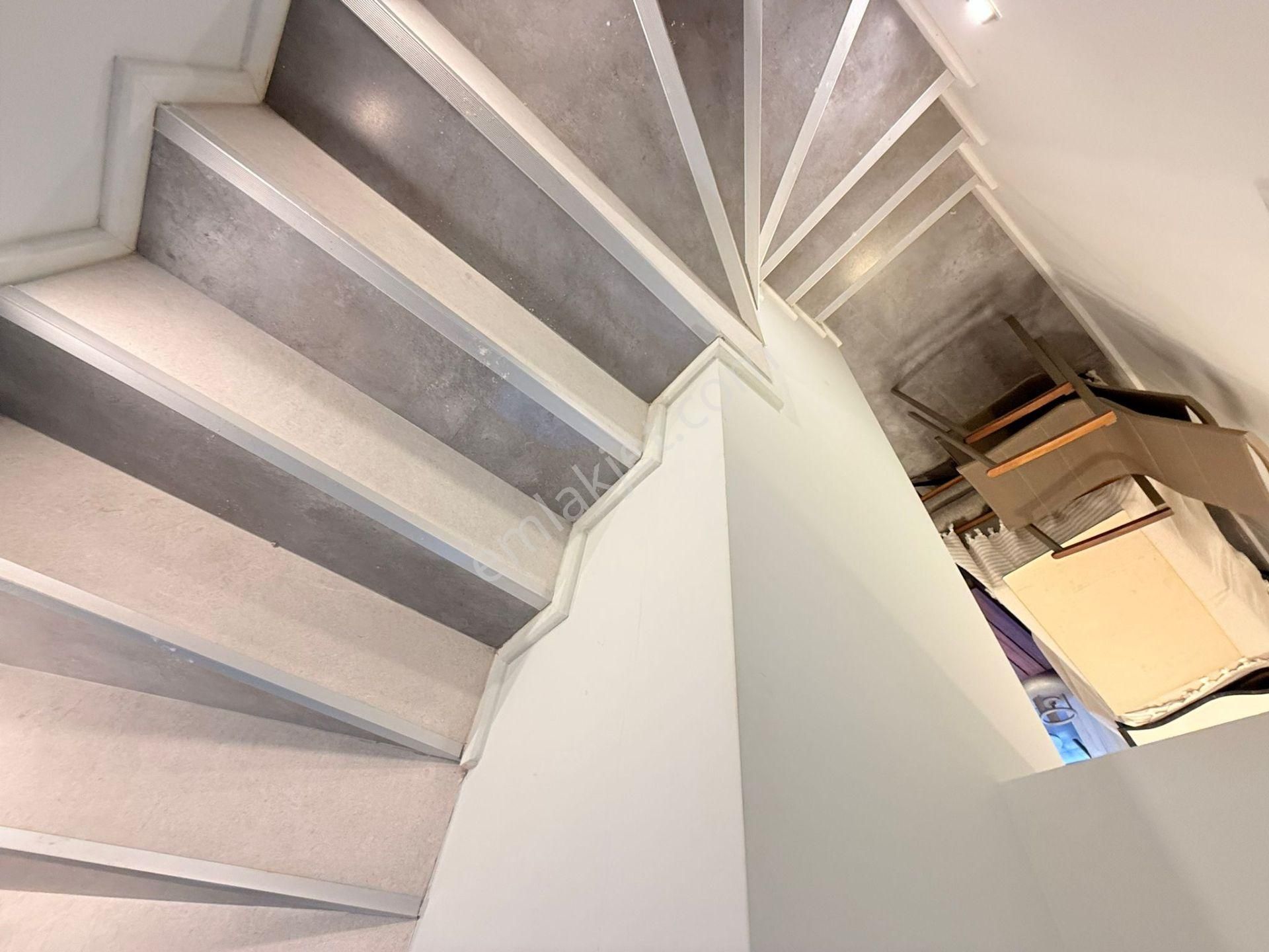 Aclass'dan Kusadasında Satılık Sahıle 200 M Mesafede Yatırımlık Bahçeli-fırsat Masrafsız Vılla - Görsel 12