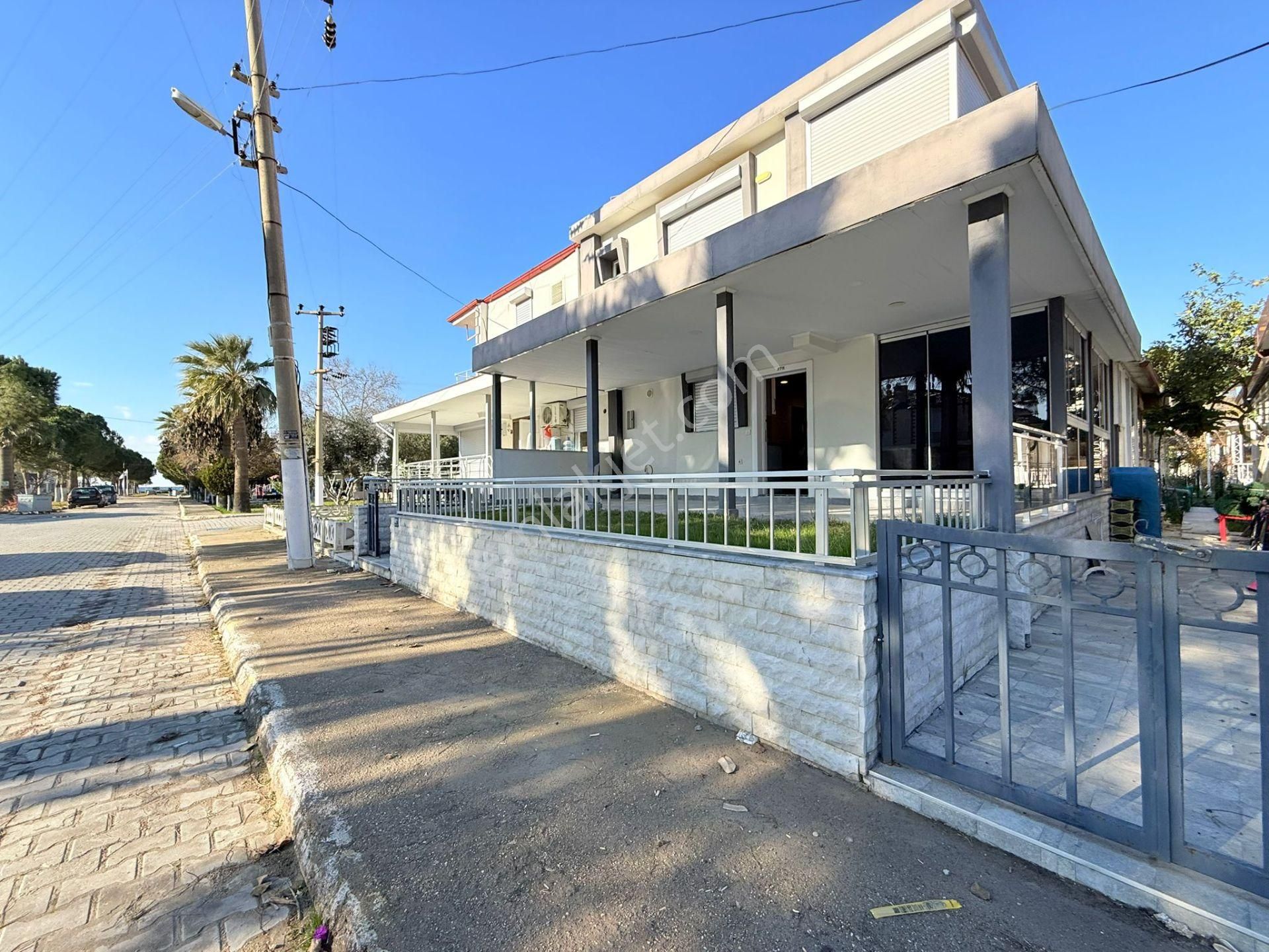 Aclass'dan Kusadasında Satılık Sahıle 200 M Mesafede Yatırımlık Bahçeli-fırsat Masrafsız Vılla