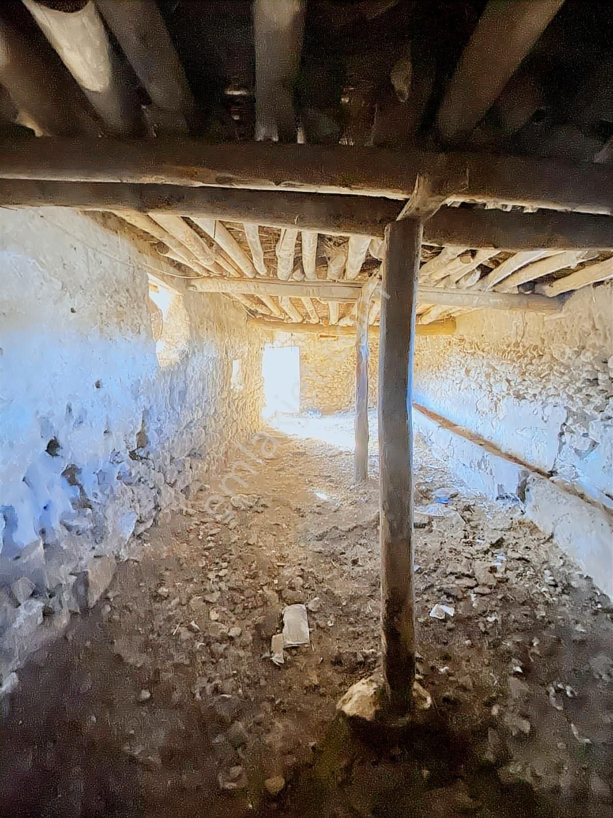 Ankara Sınırı Yunak Mevki 752 M2 2 Kata İmarlı Kerpiç Ev - Görsel 17