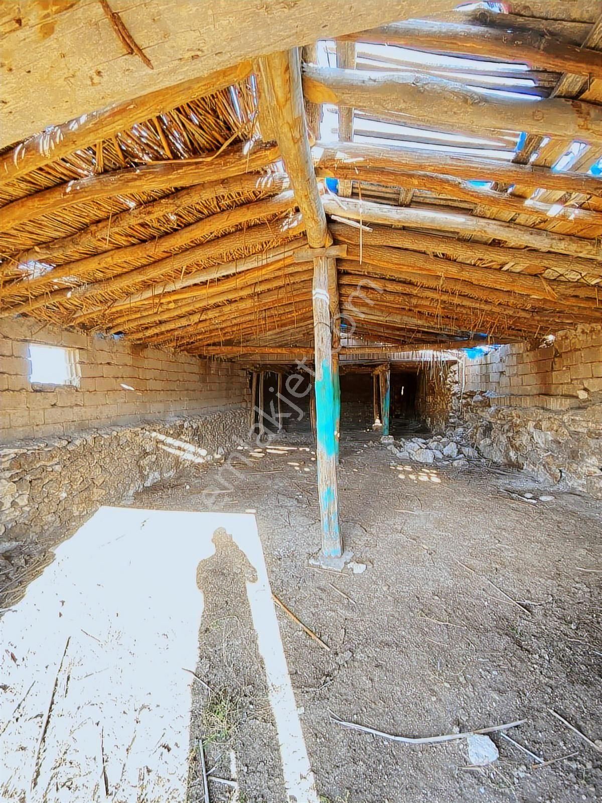 Ankara Sınırı Yunak Mevki 752 M2 2 Kata İmarlı Kerpiç Ev - Görsel 32